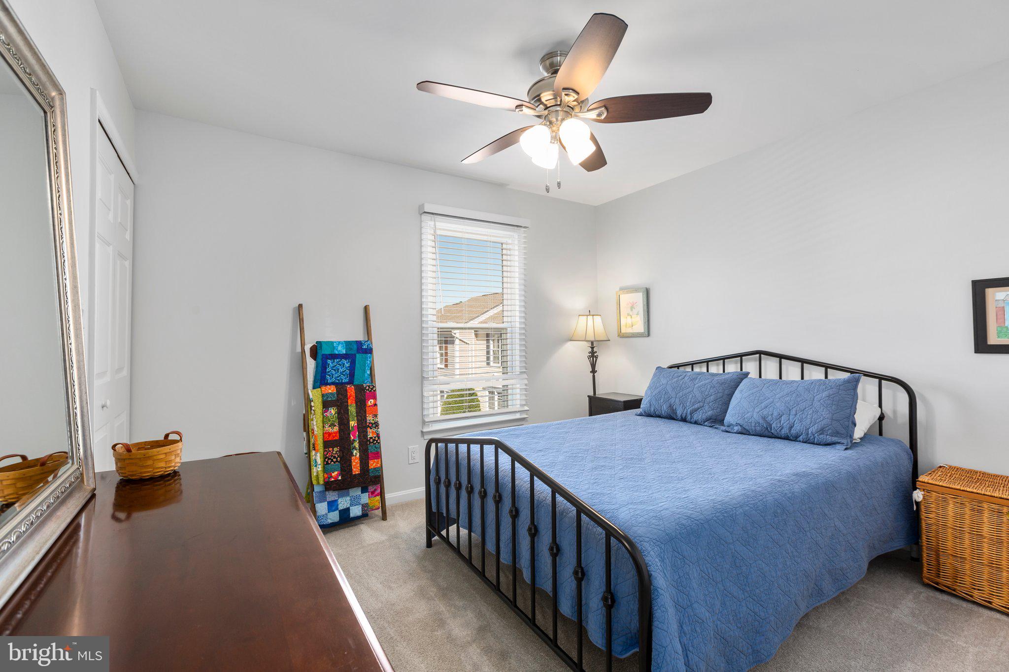 COLLEGE HALL GROVE - Residential