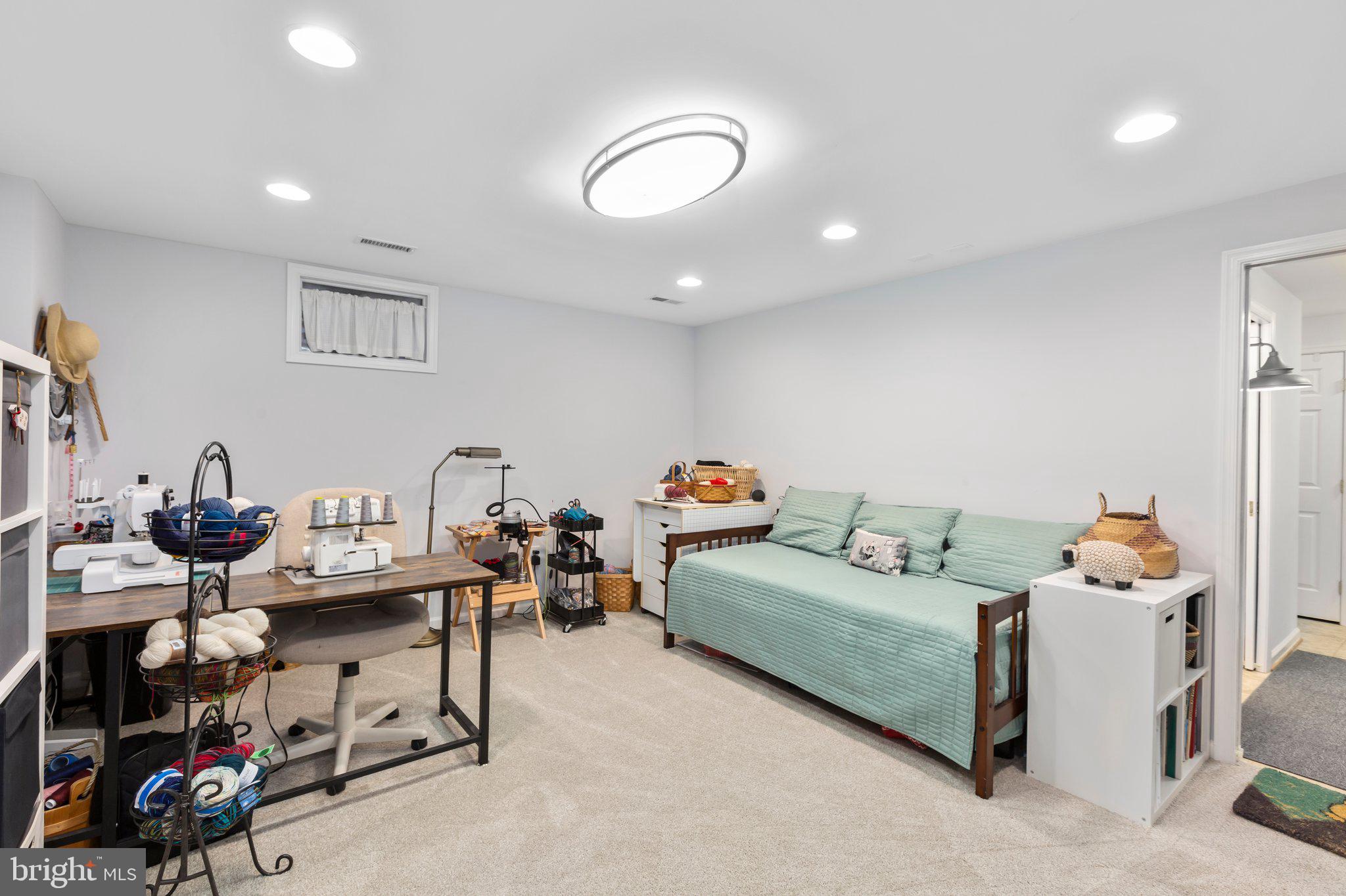 COLLEGE HALL GROVE - Residential