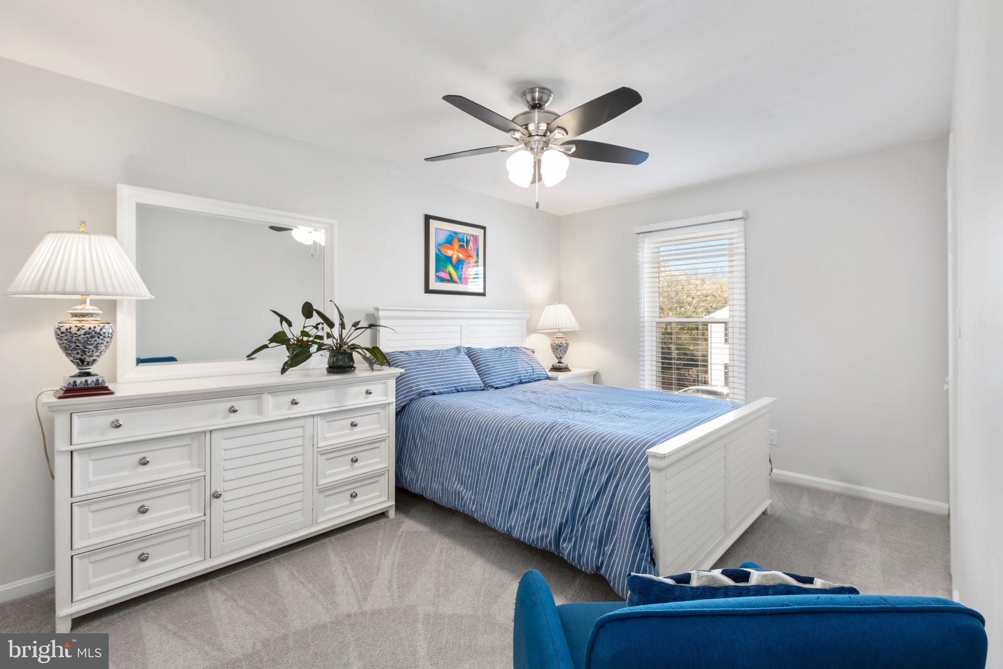 COLLEGE HALL GROVE - Residential