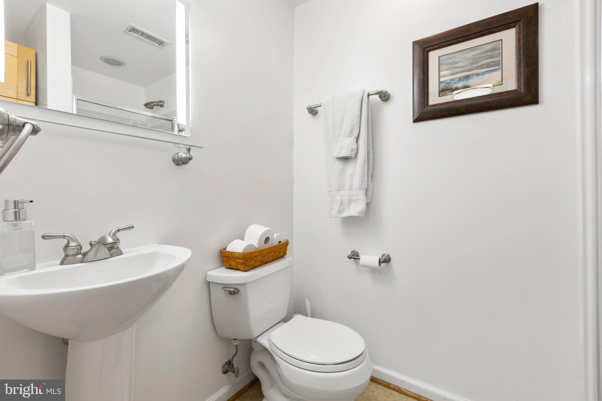 COLLEGE HALL GROVE - Residential