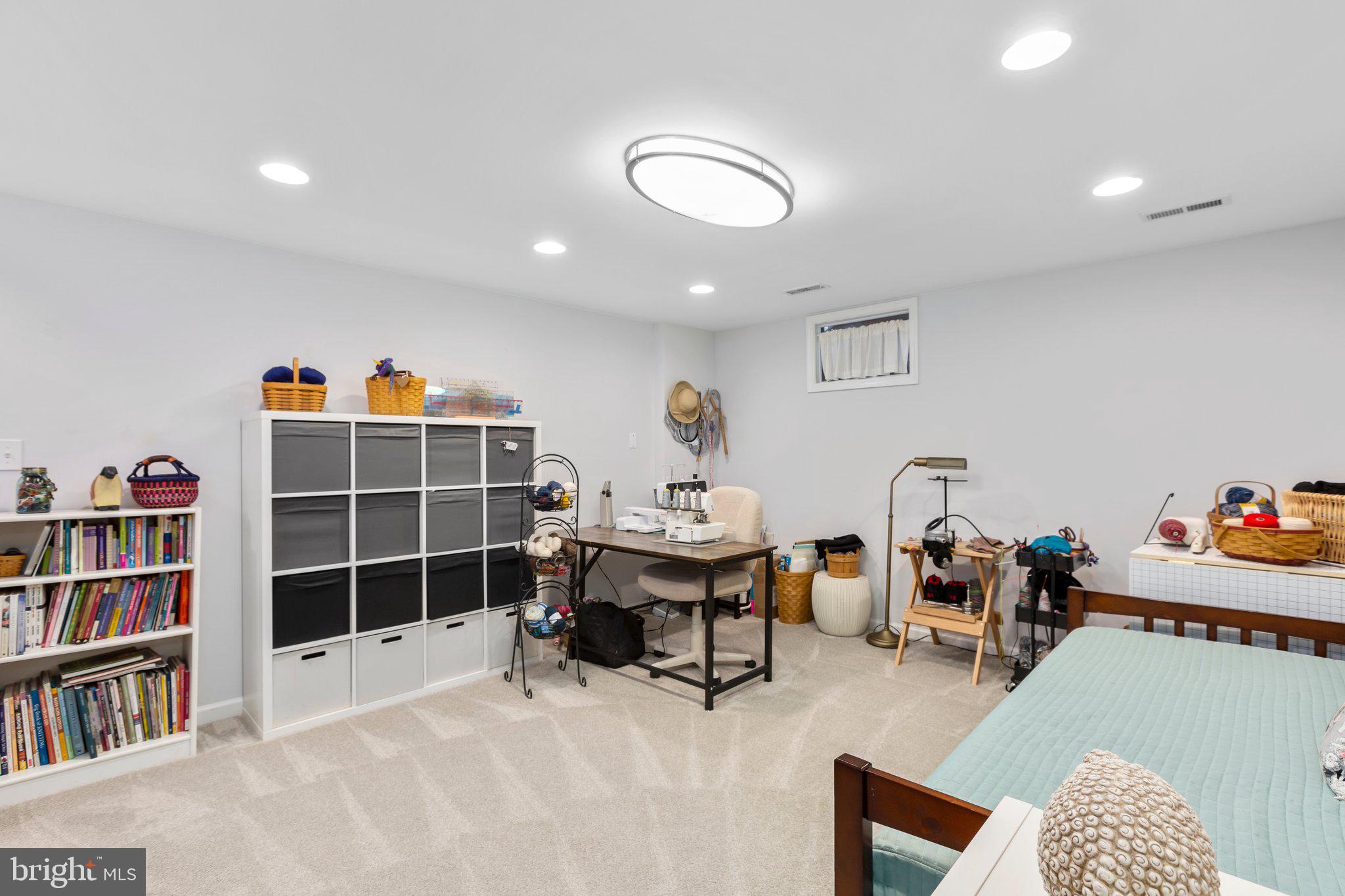 COLLEGE HALL GROVE - Residential