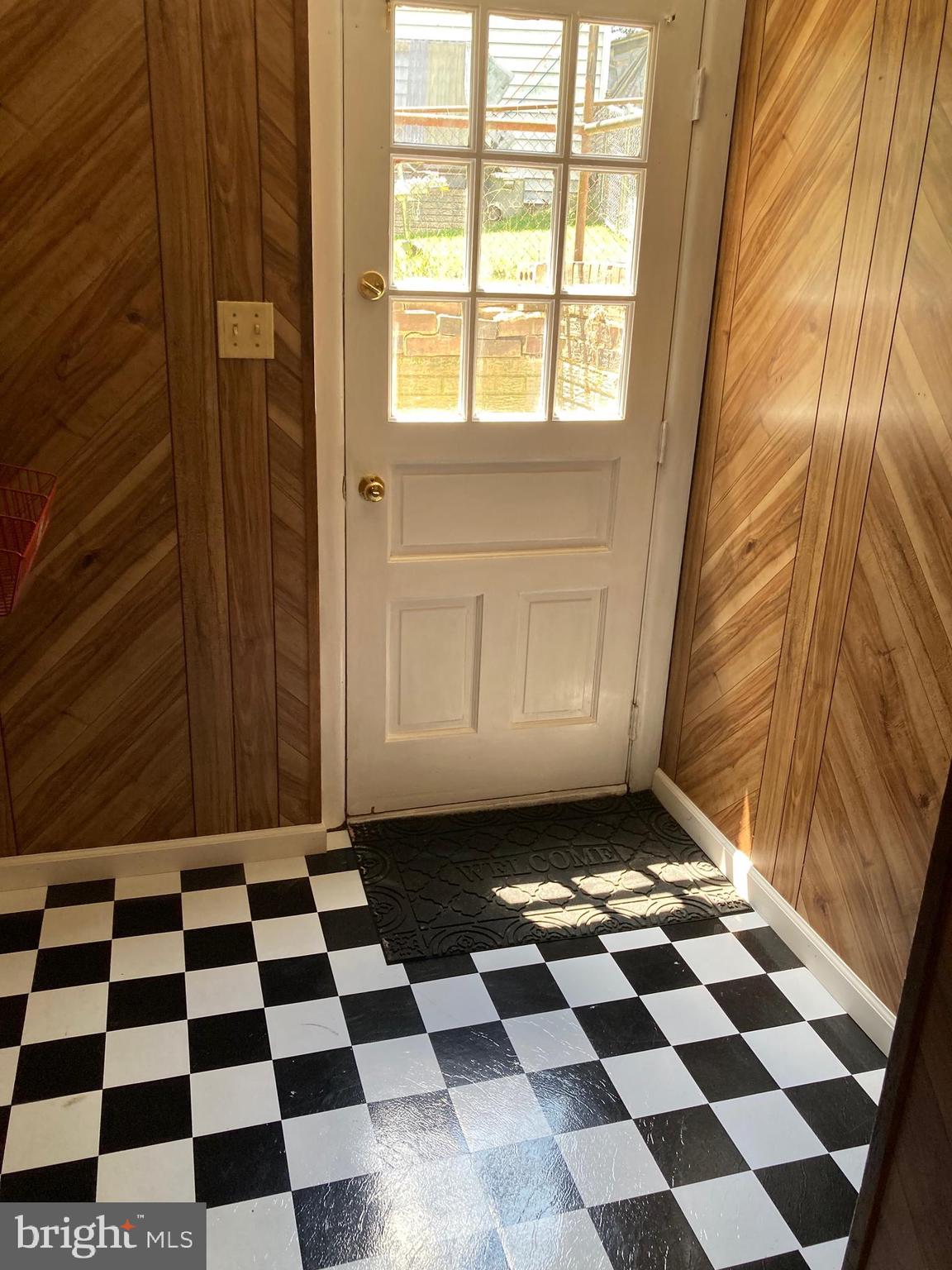 POINT OF ROCKS ESTATES - Residential Lease