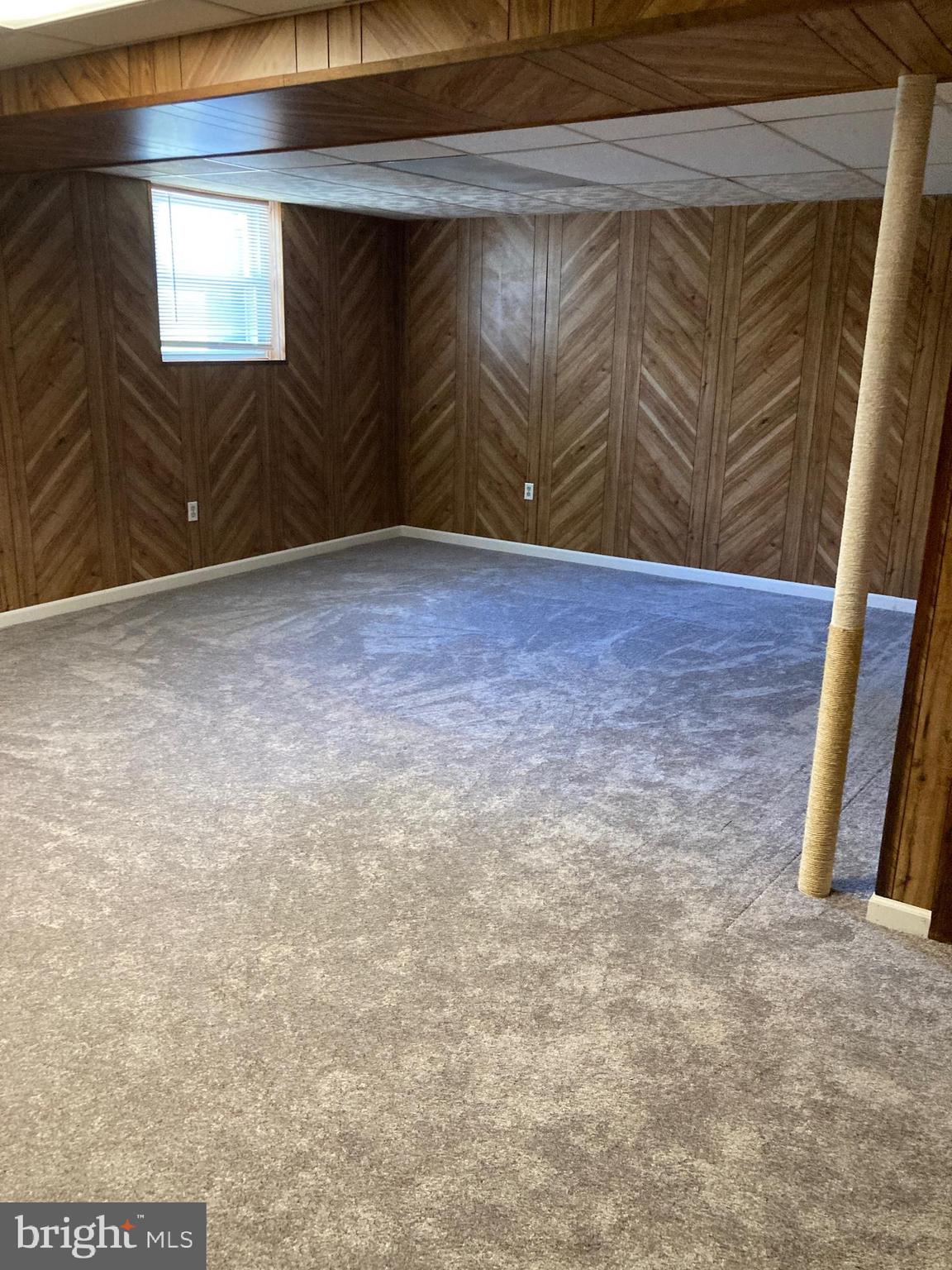 POINT OF ROCKS ESTATES - Residential Lease