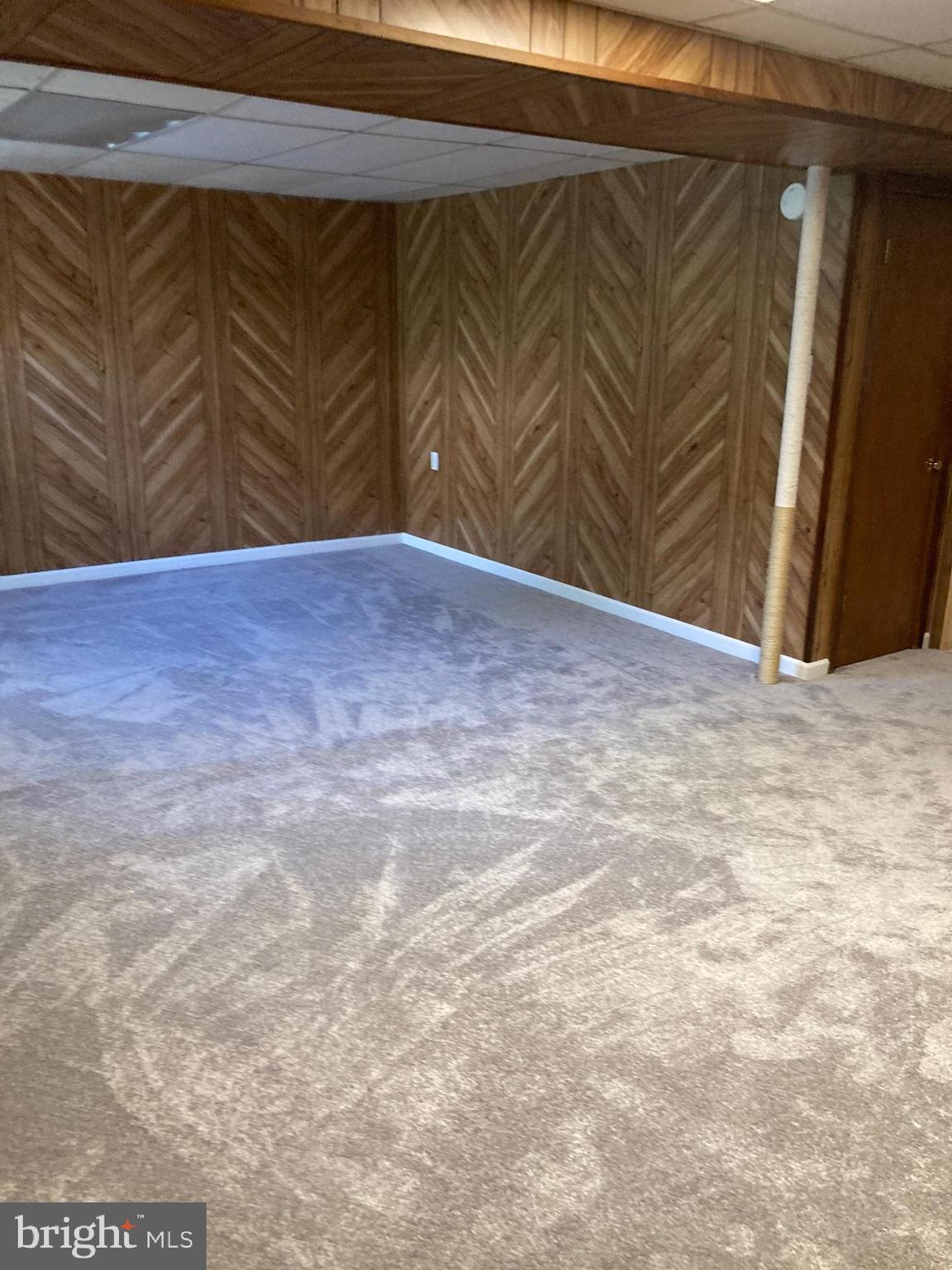 POINT OF ROCKS ESTATES - Residential Lease