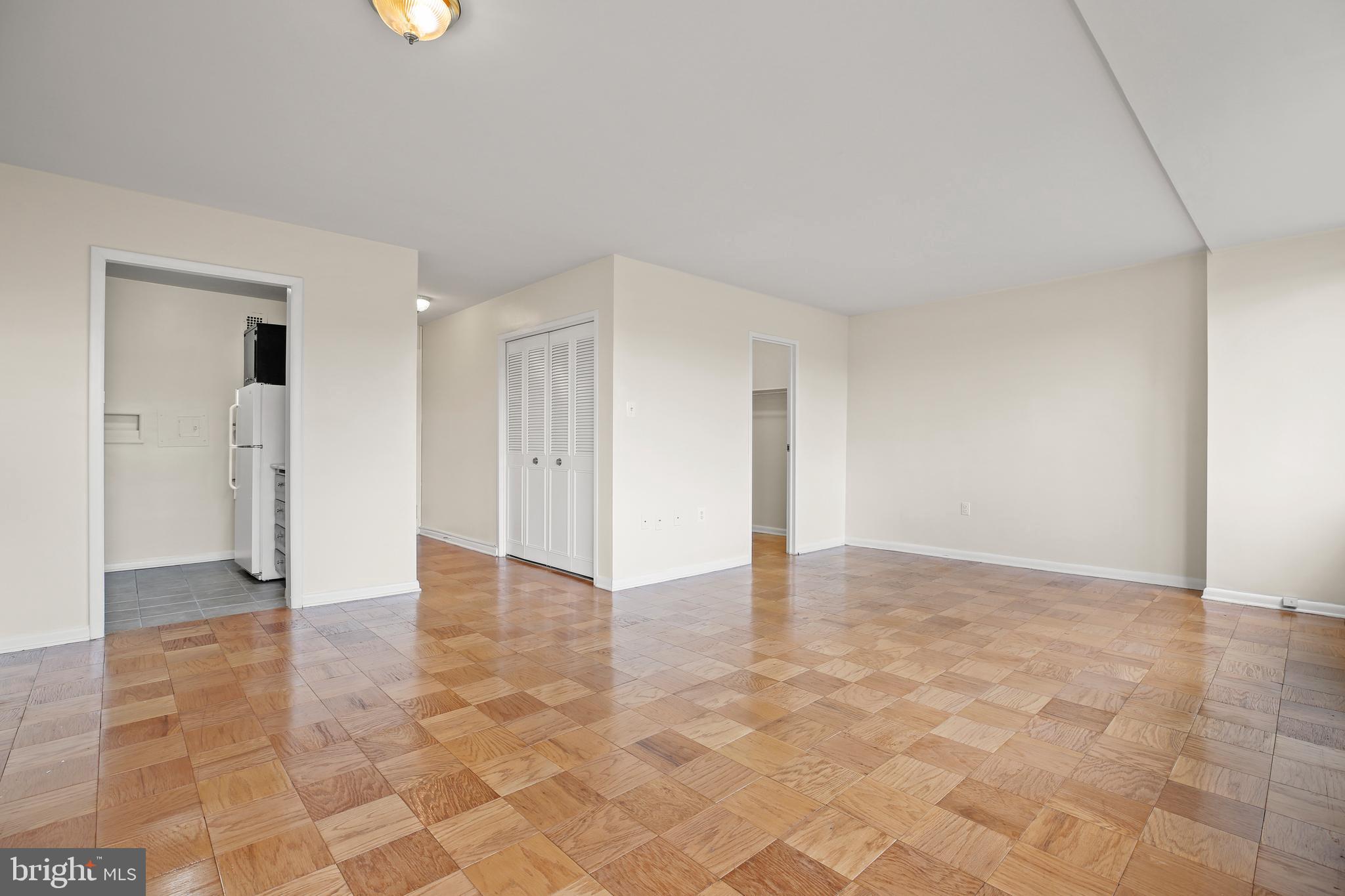 10401 GROSVENOR PLACE 708