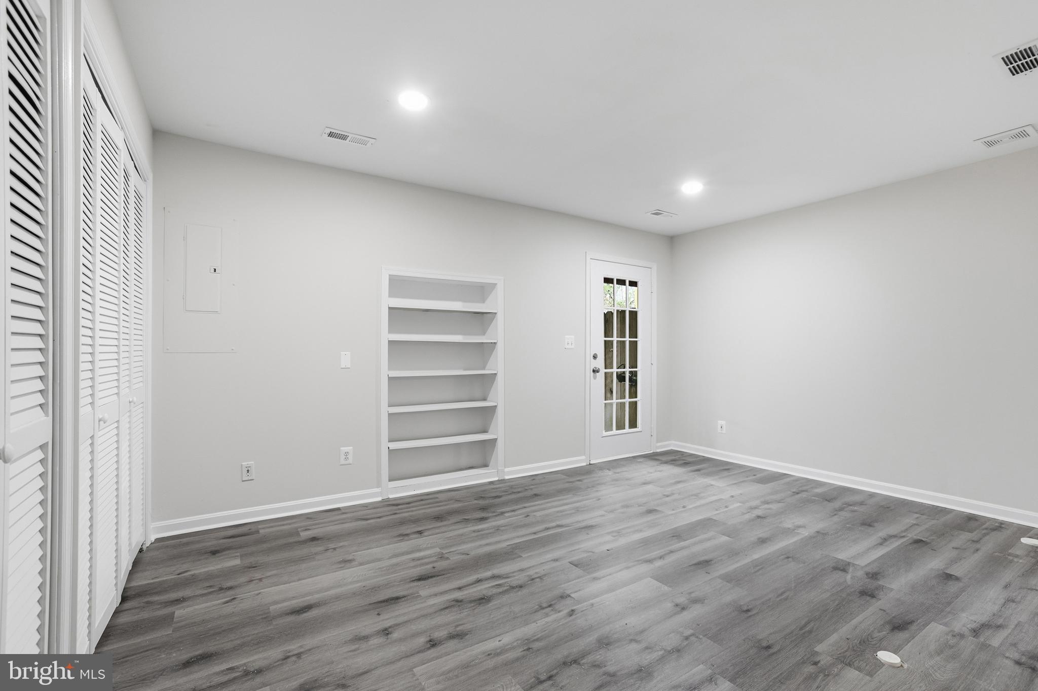 CHARLESTOWN COMMONS - Residential