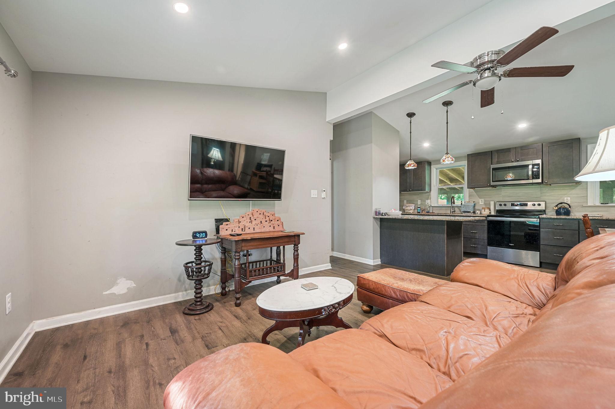 2821 SANDTOWN ROAD