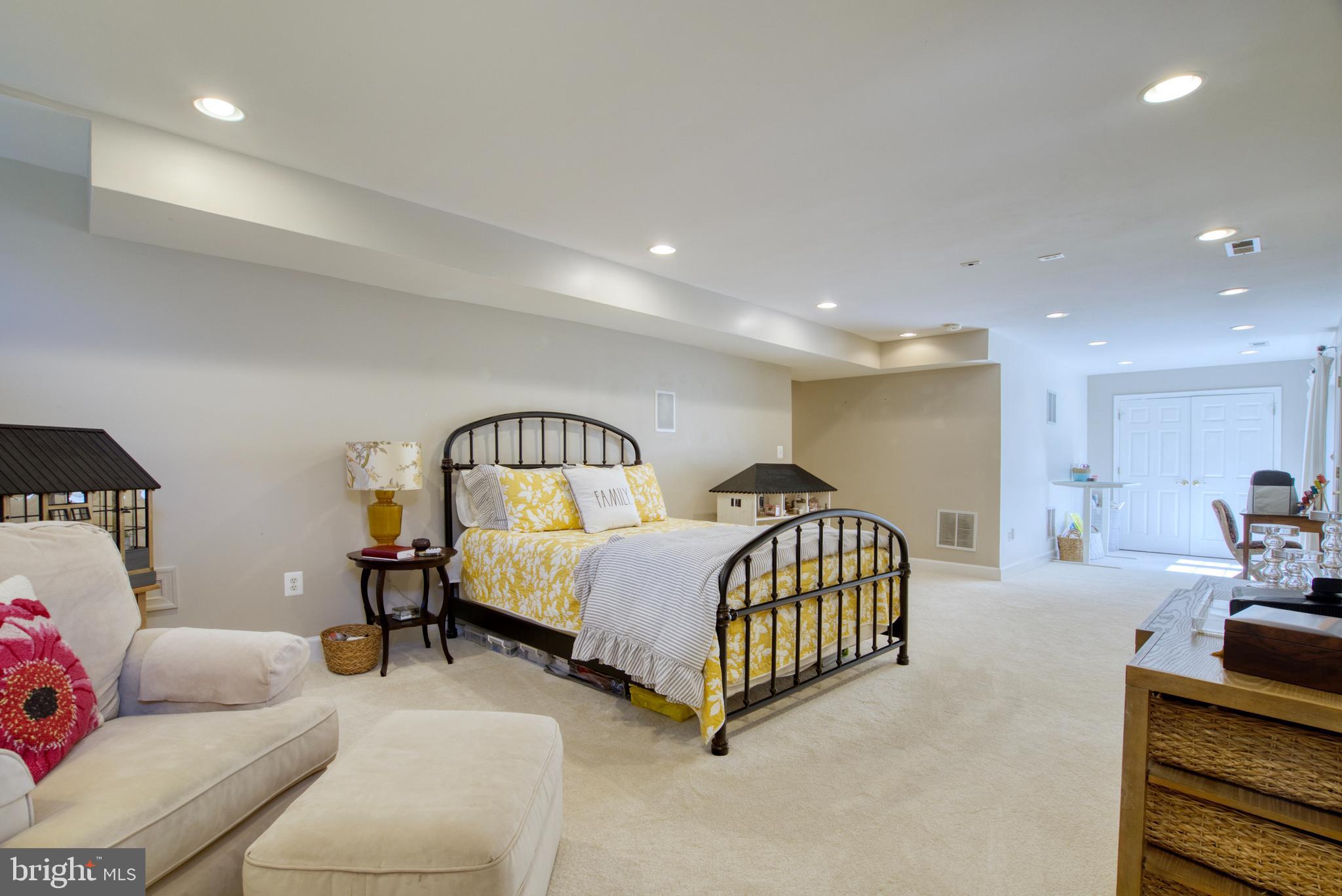 ASHBURN FARM - Residential