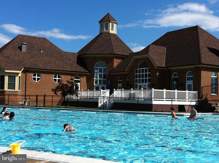 ASHBURN FARM - Residential