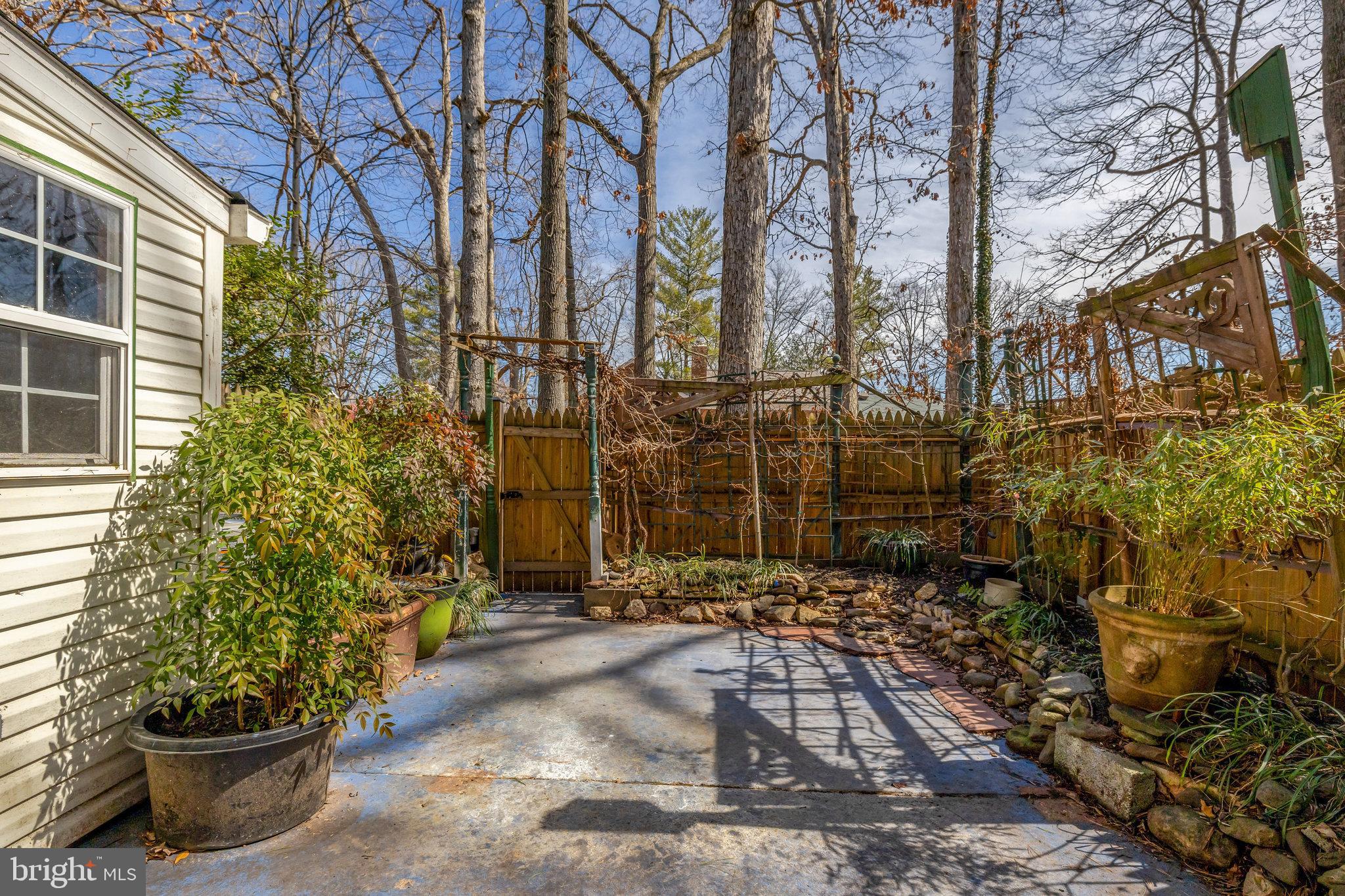 CARDINAL SQUARE - Residential