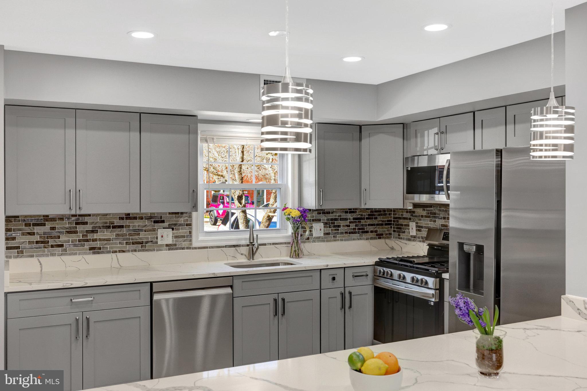 CARDINAL SQUARE - Residential