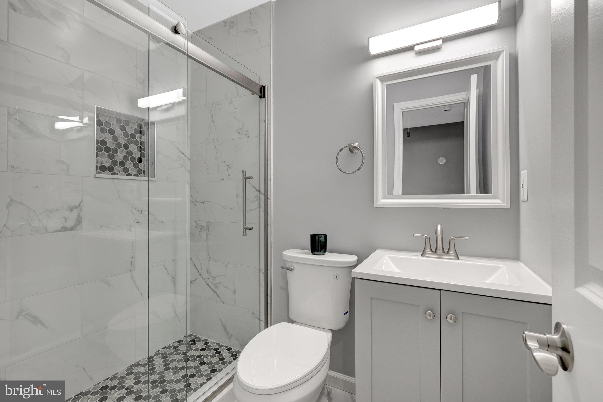 CARDINAL SQUARE - Residential