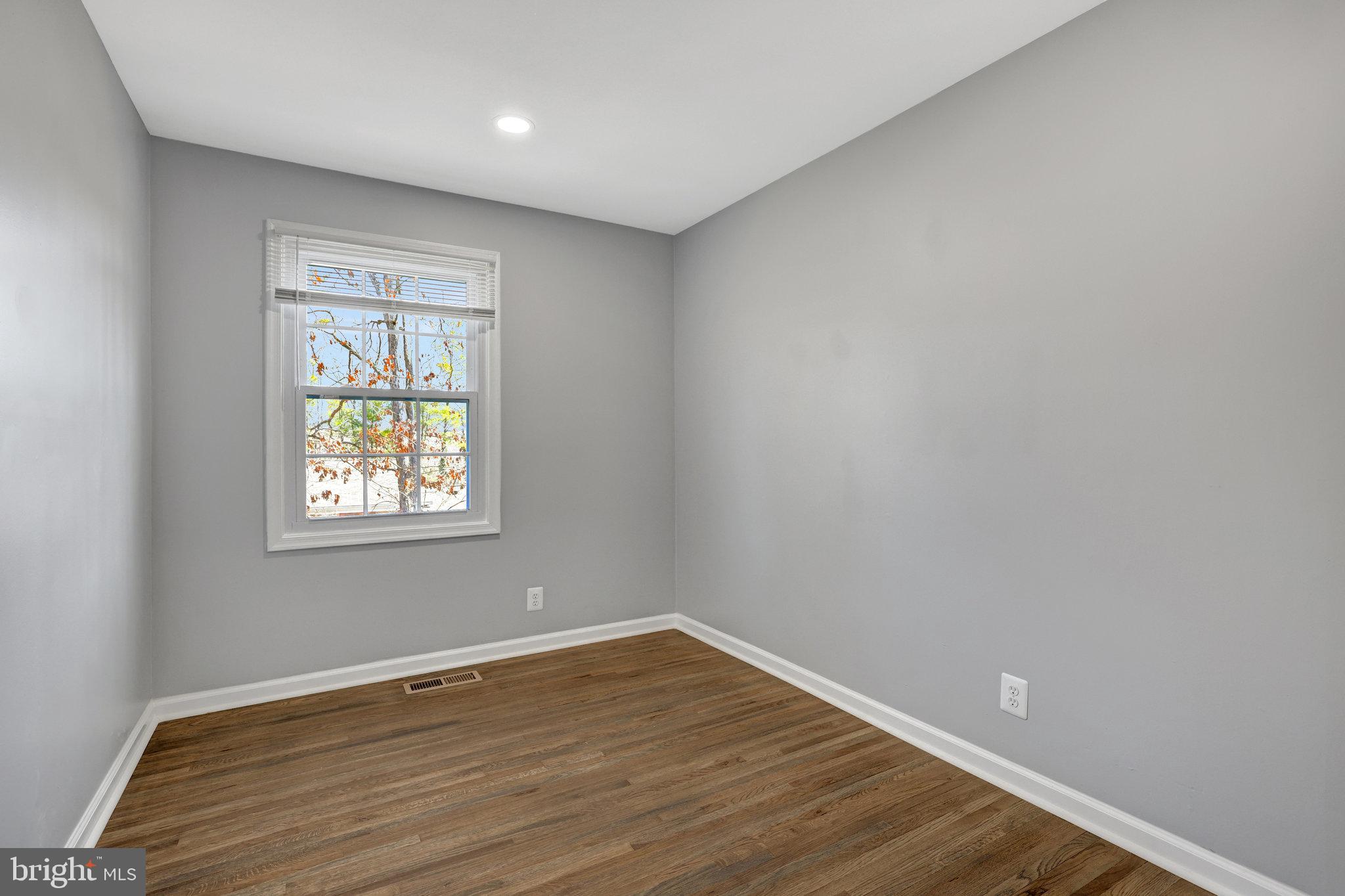 CARDINAL SQUARE - Residential