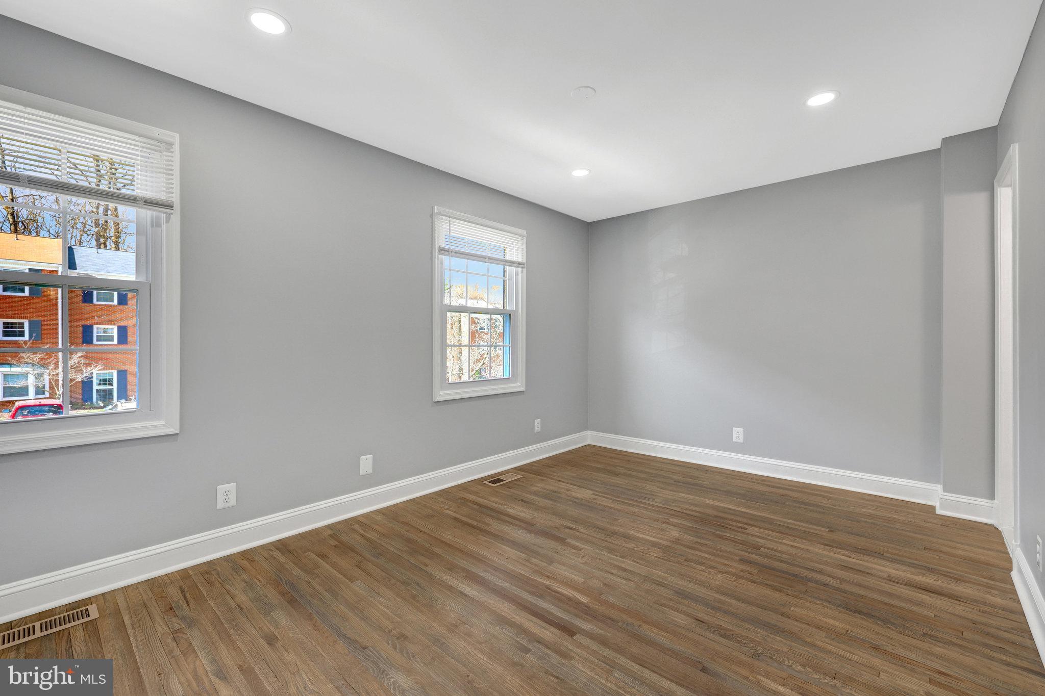 CARDINAL SQUARE - Residential