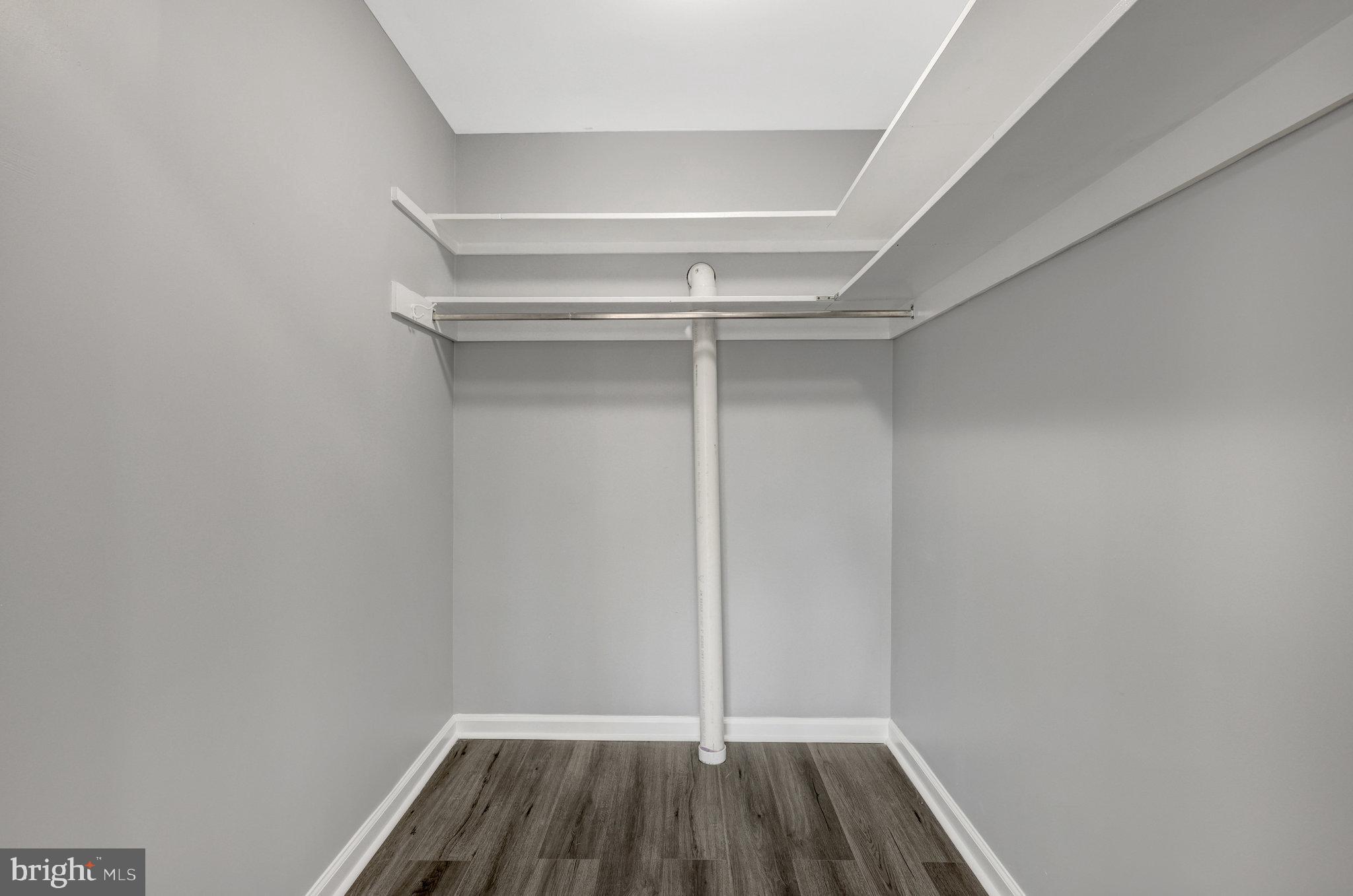 CARDINAL SQUARE - Residential