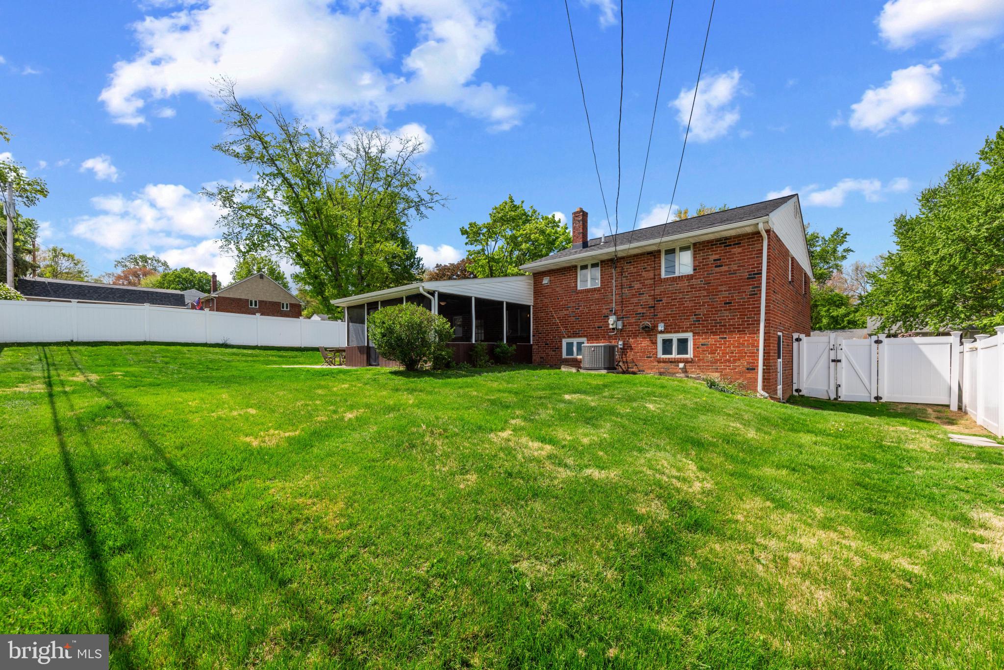 438 HILLSIDE ROAD