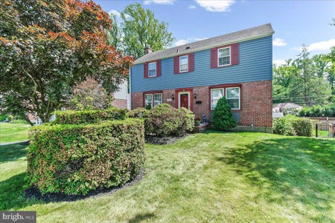 Homes For Sale - 322 Twin Oaks Drive<br/> HAVERTOWN, PA 19083