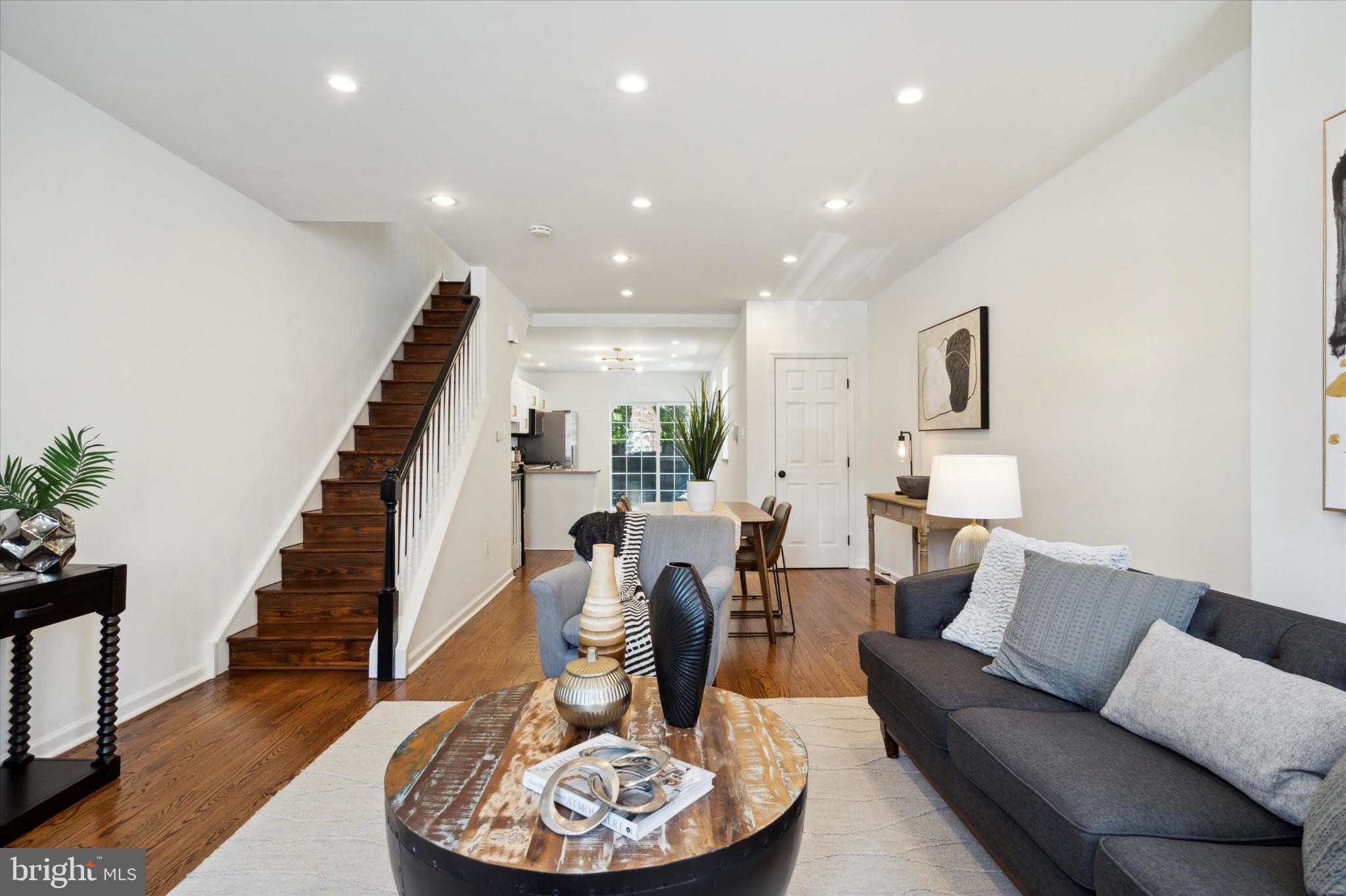 POINT BREEZE - Residential