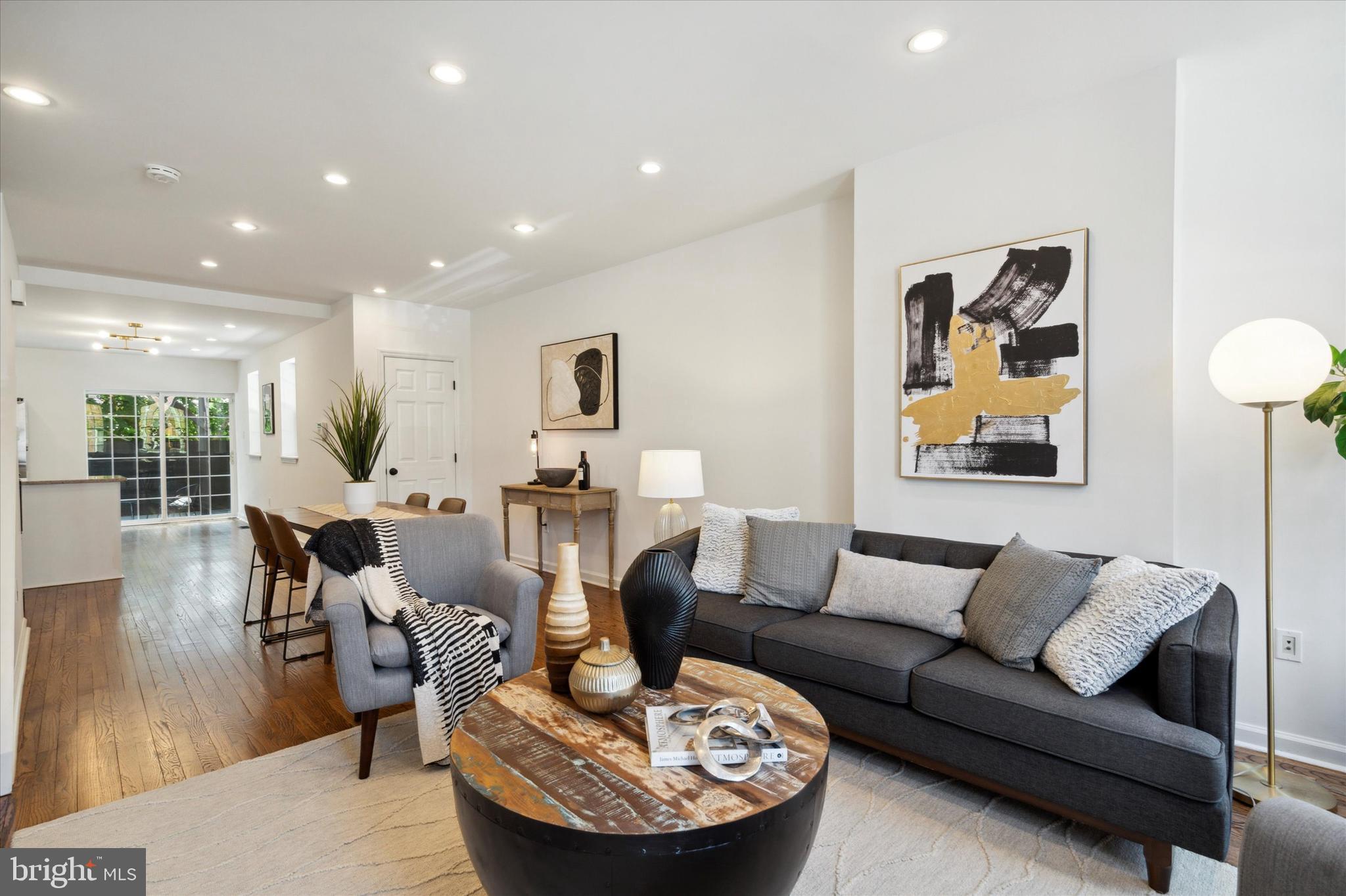 POINT BREEZE - Residential