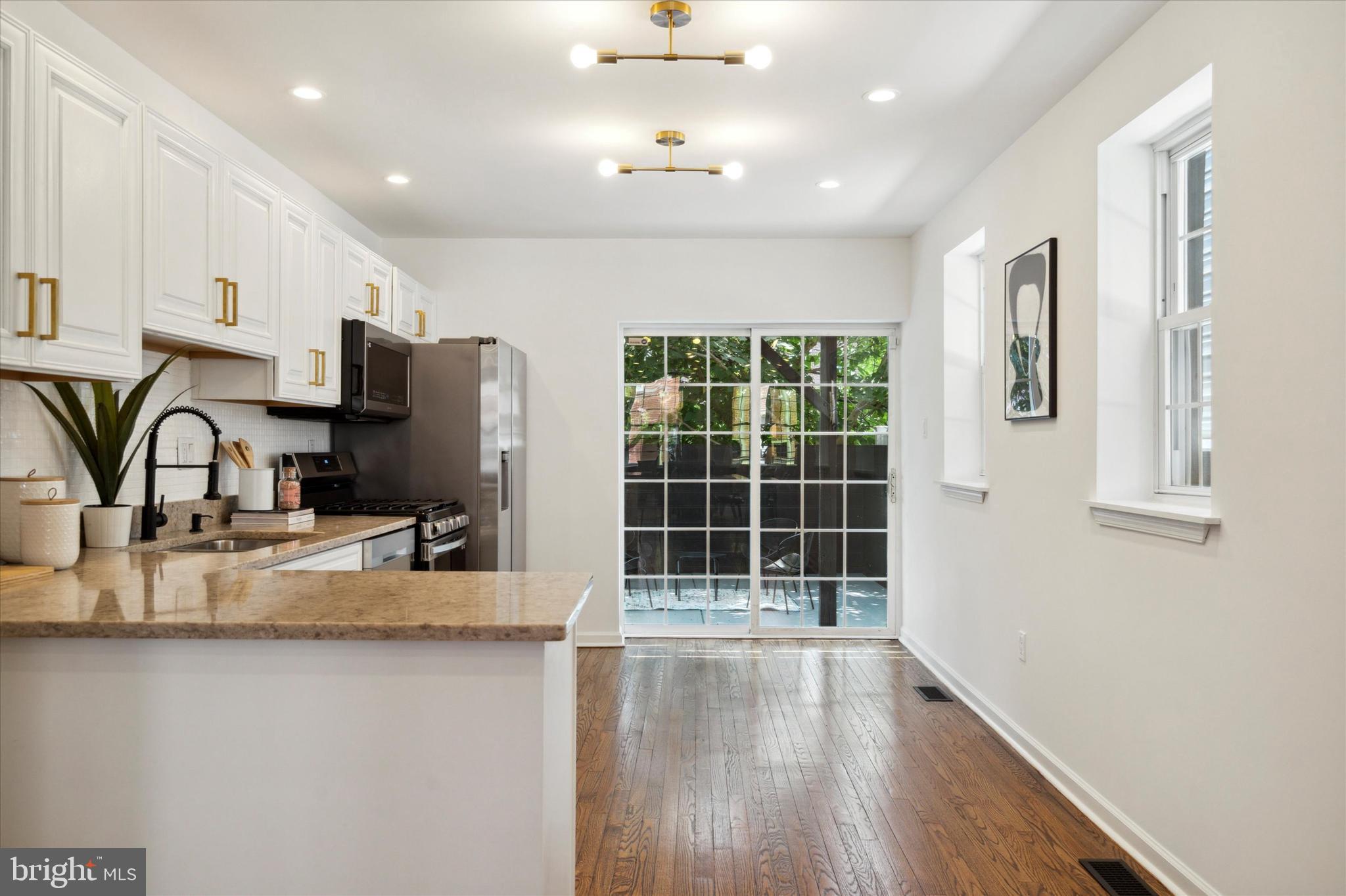 POINT BREEZE - Residential