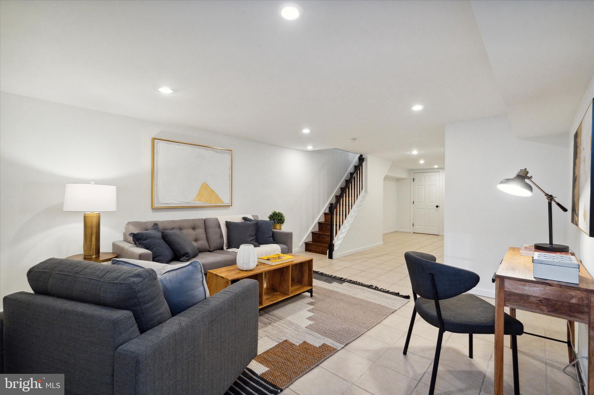 POINT BREEZE - Residential