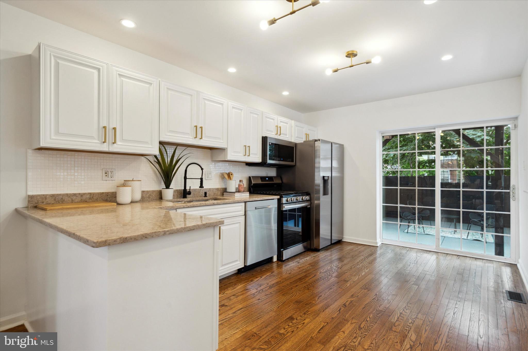 POINT BREEZE - Residential