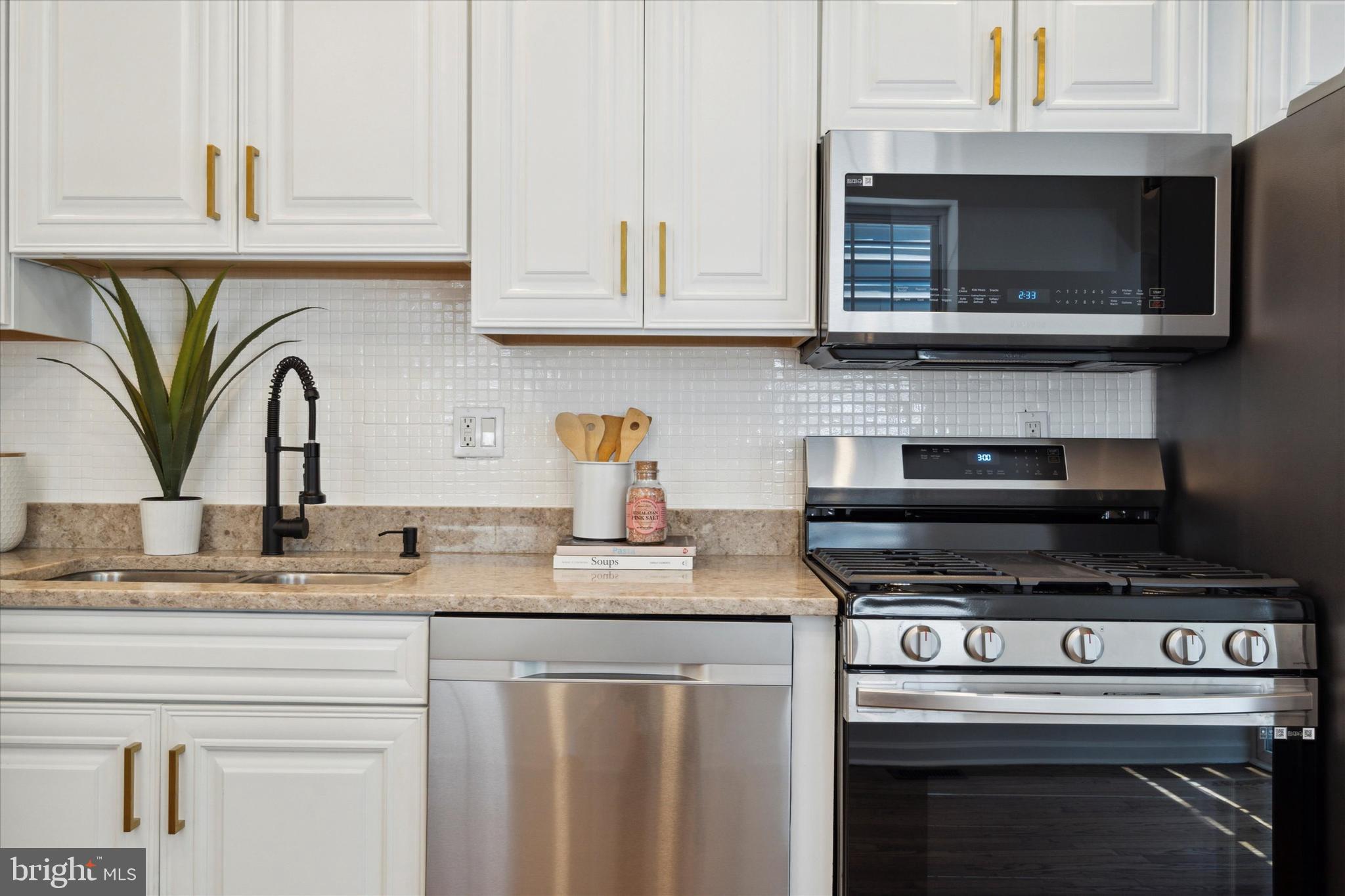 POINT BREEZE - Residential