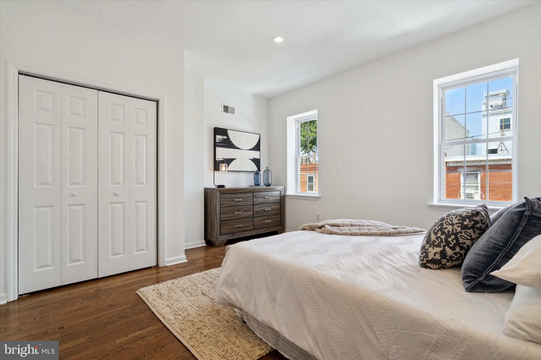 POINT BREEZE - Residential