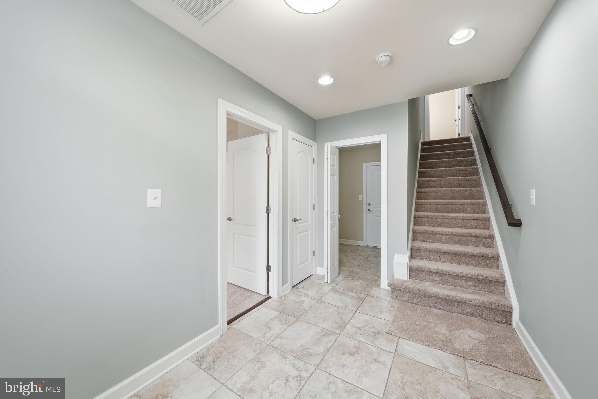 22883 EILEEN SQUARE