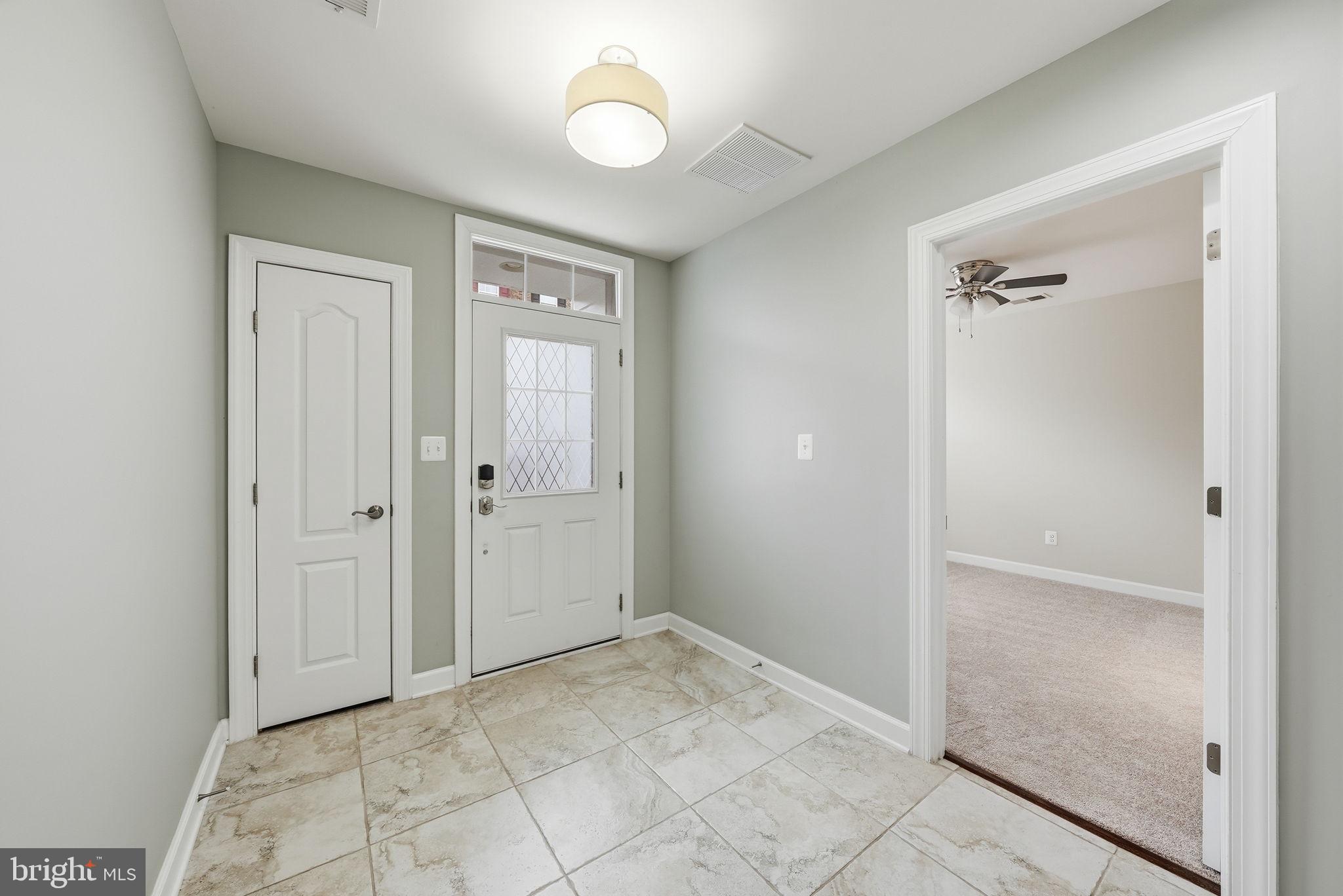 22883 EILEEN SQUARE