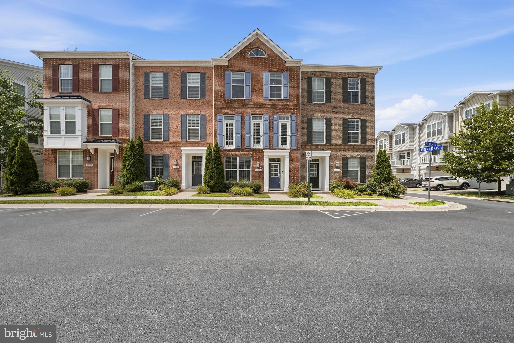 22883 EILEEN SQUARE