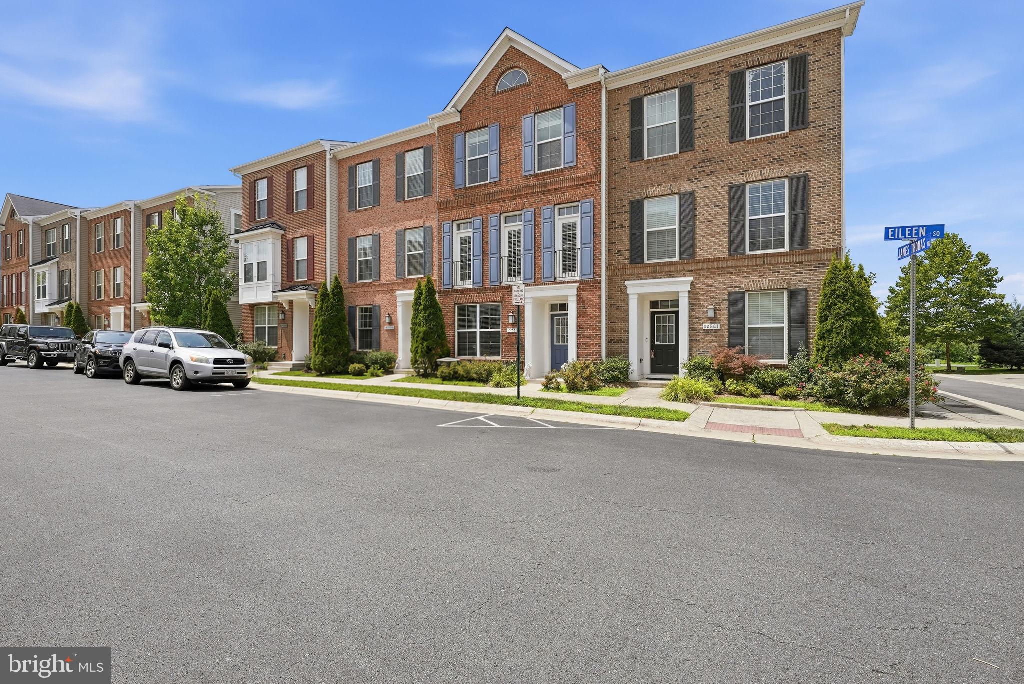22883 EILEEN SQUARE