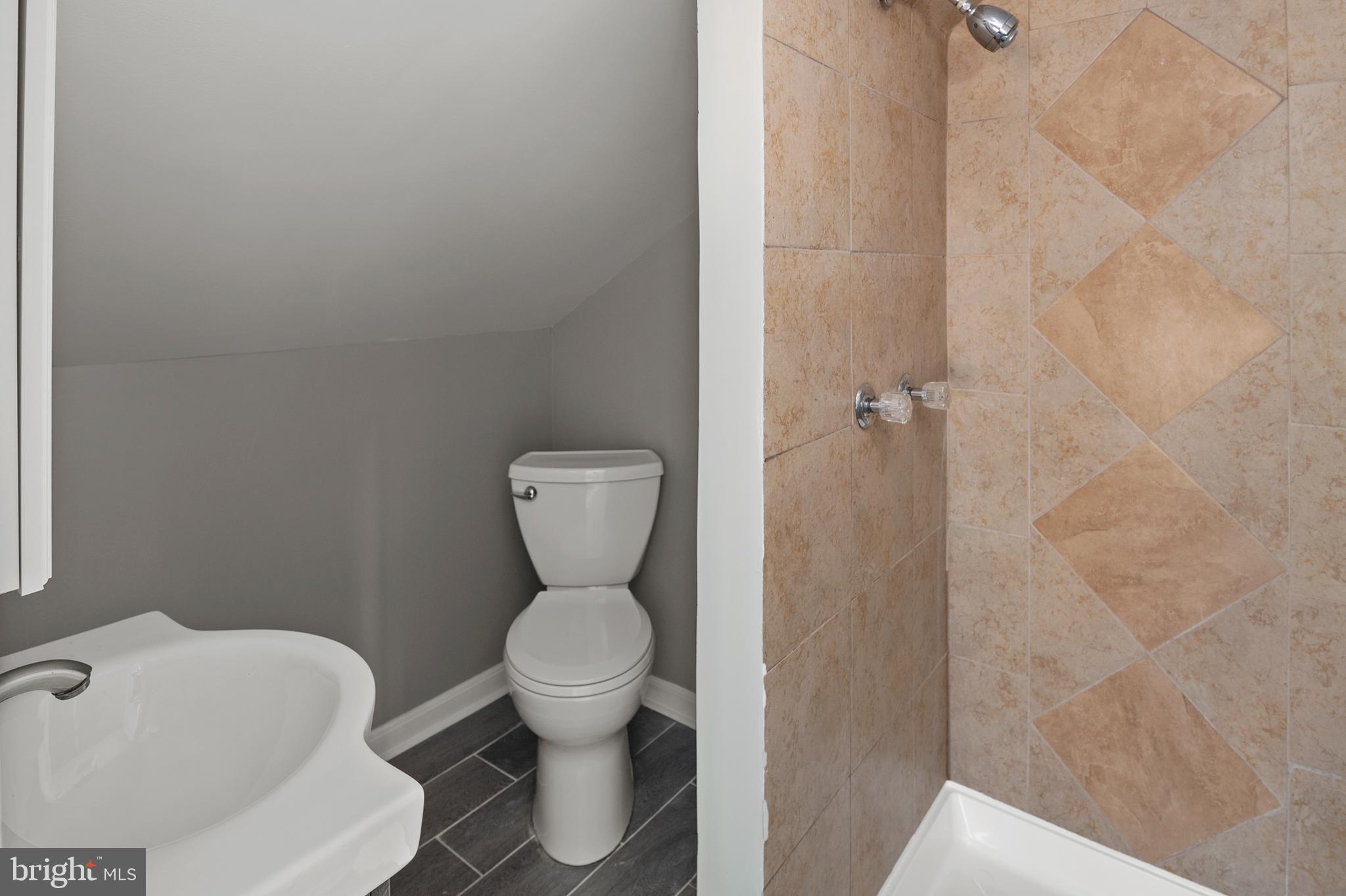 CARLYNN HEIGHTS - Residential