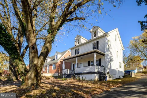 MLS: MDBC2158618