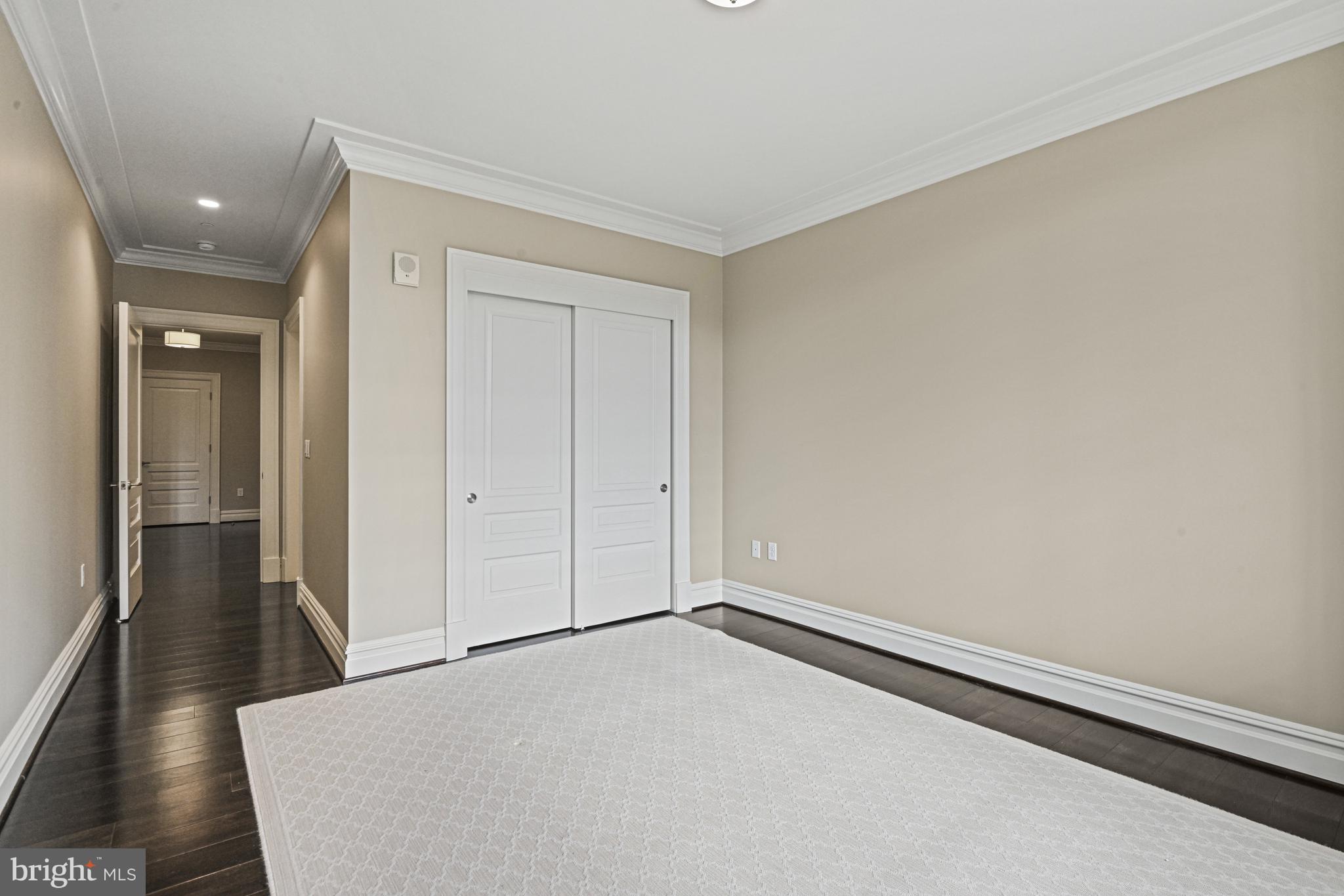 THE SIGNET - Residential