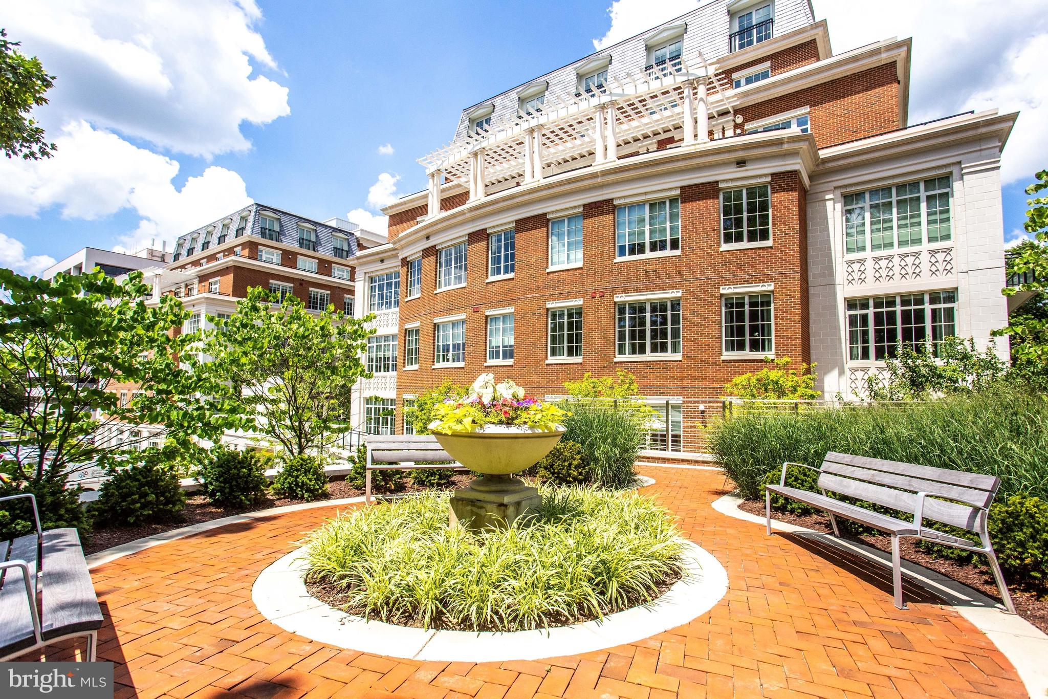 THE SIGNET - Residential