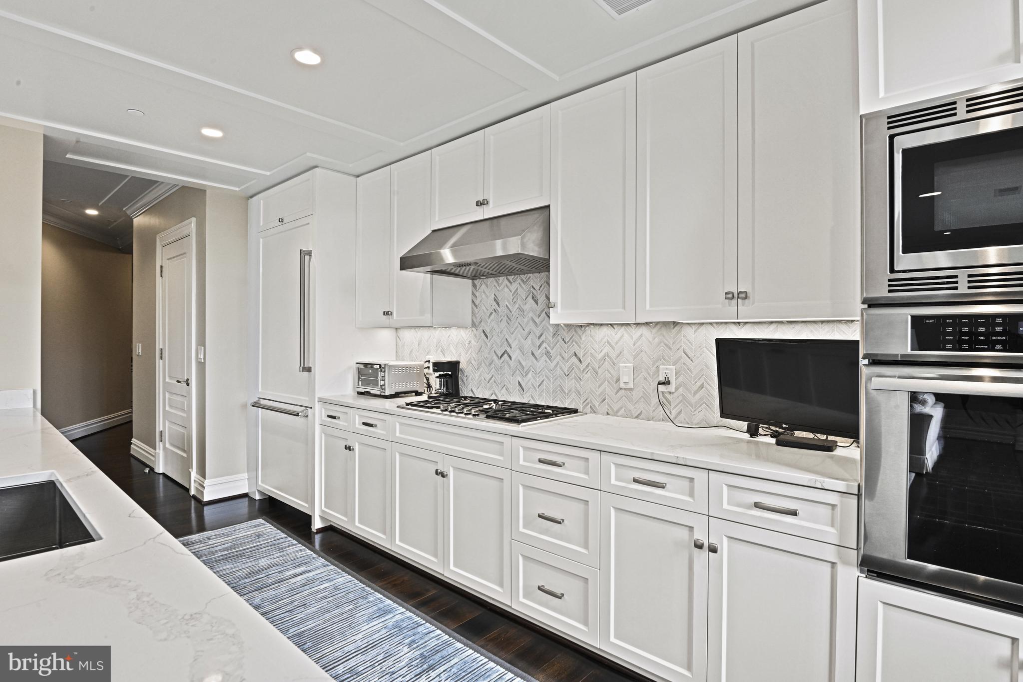 THE SIGNET - Residential