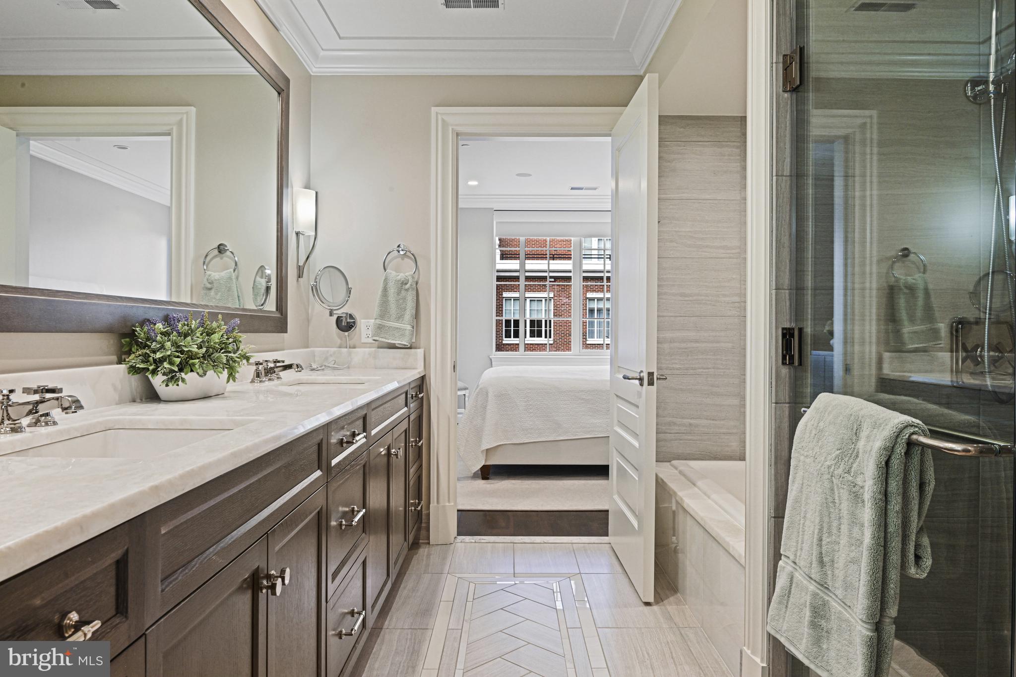 THE SIGNET - Residential