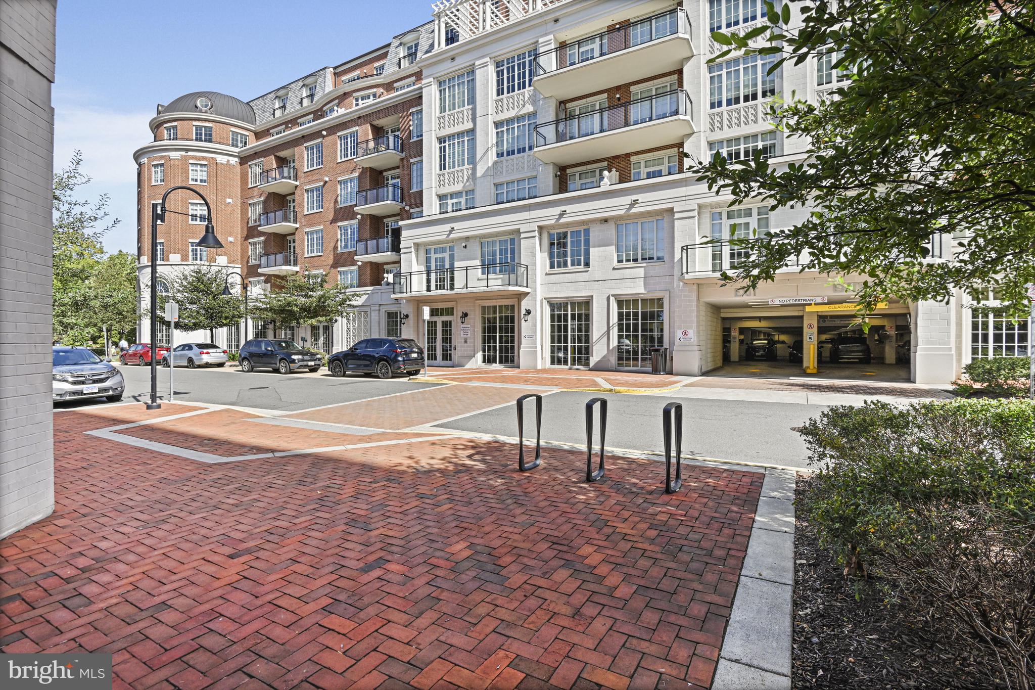 THE SIGNET - Residential