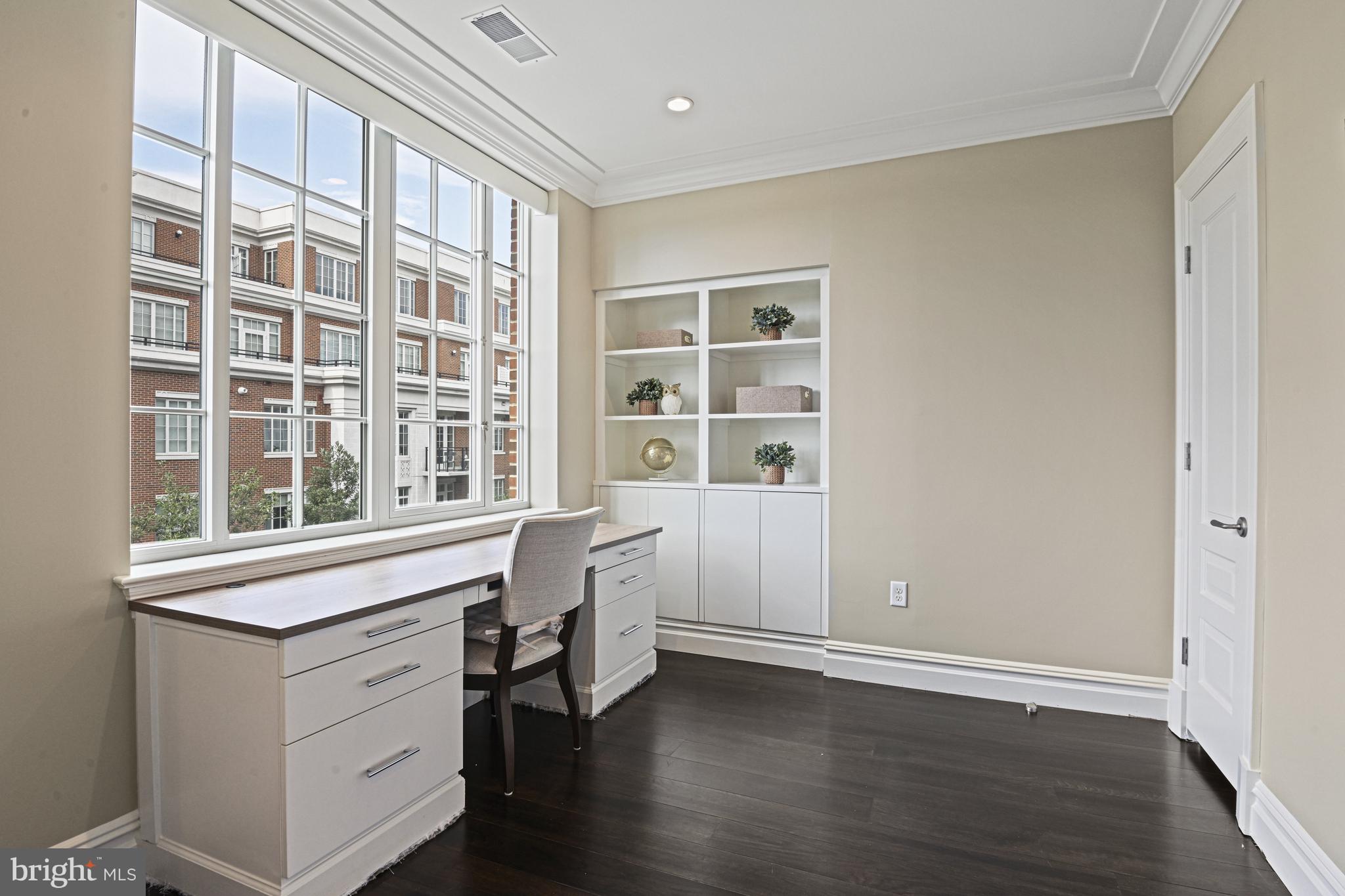 THE SIGNET - Residential