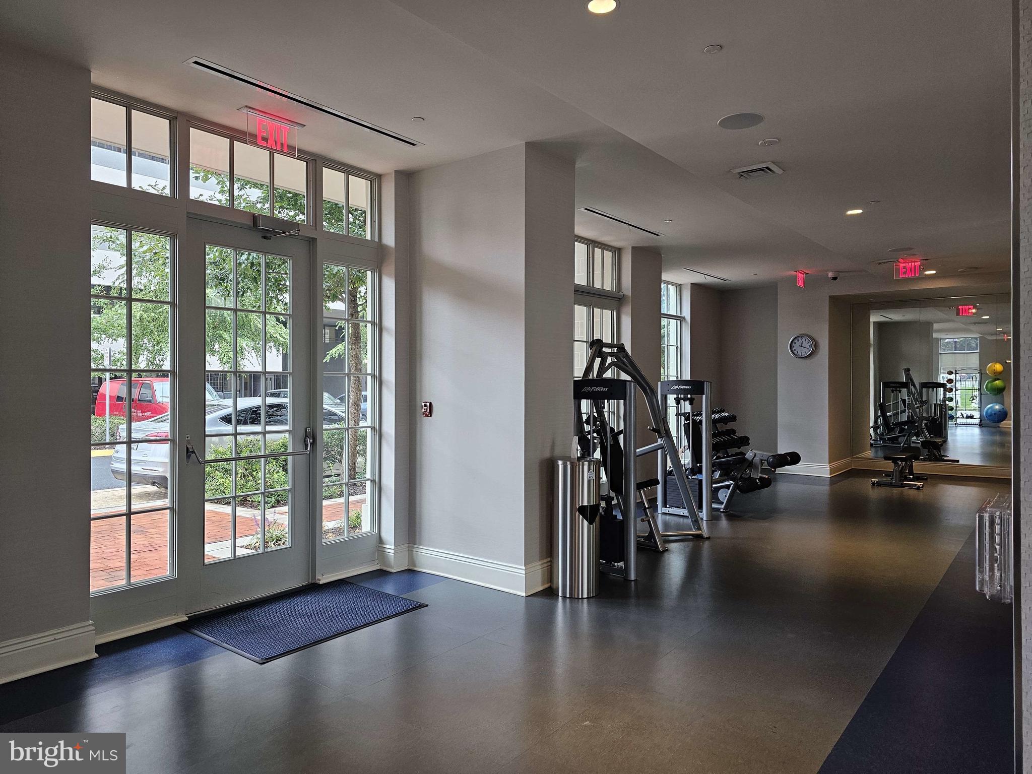 THE SIGNET - Residential