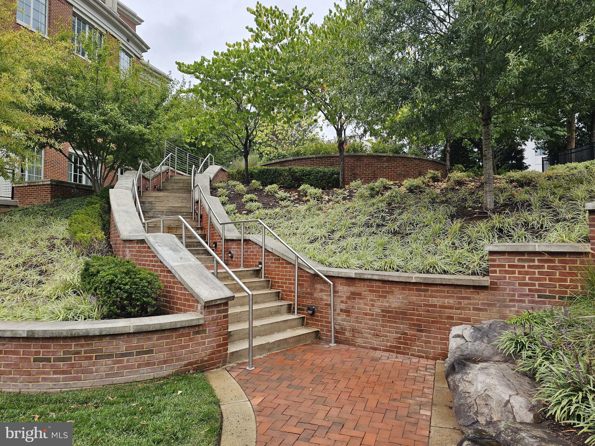 THE SIGNET - Residential