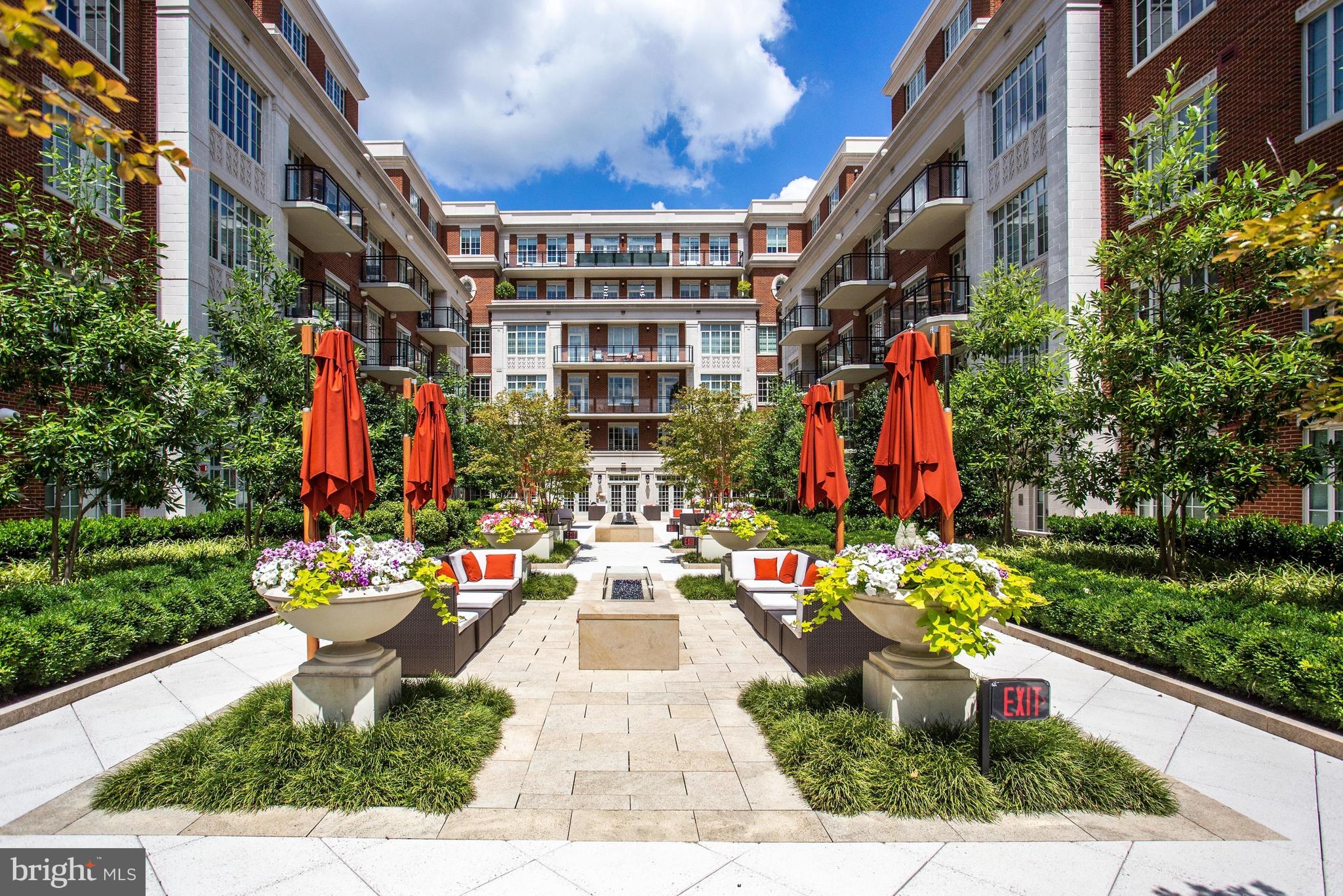 THE SIGNET - Residential