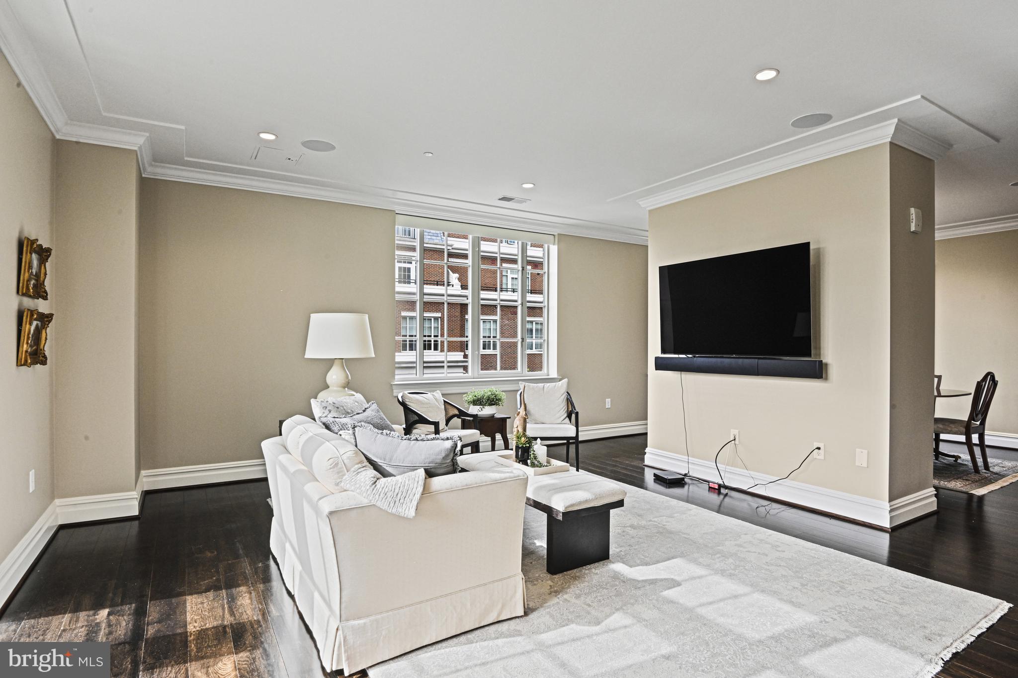 THE SIGNET - Residential