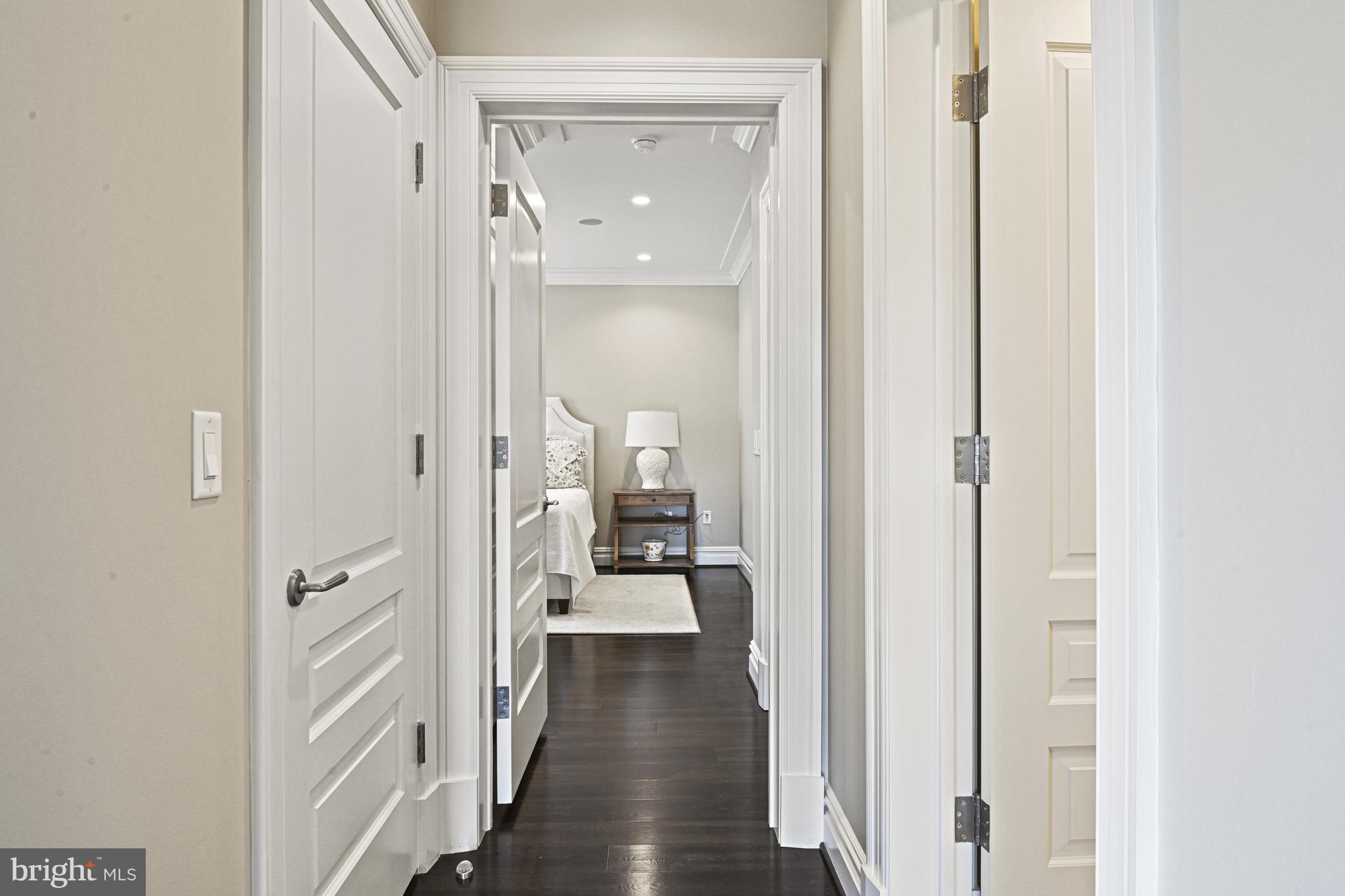 THE SIGNET - Residential