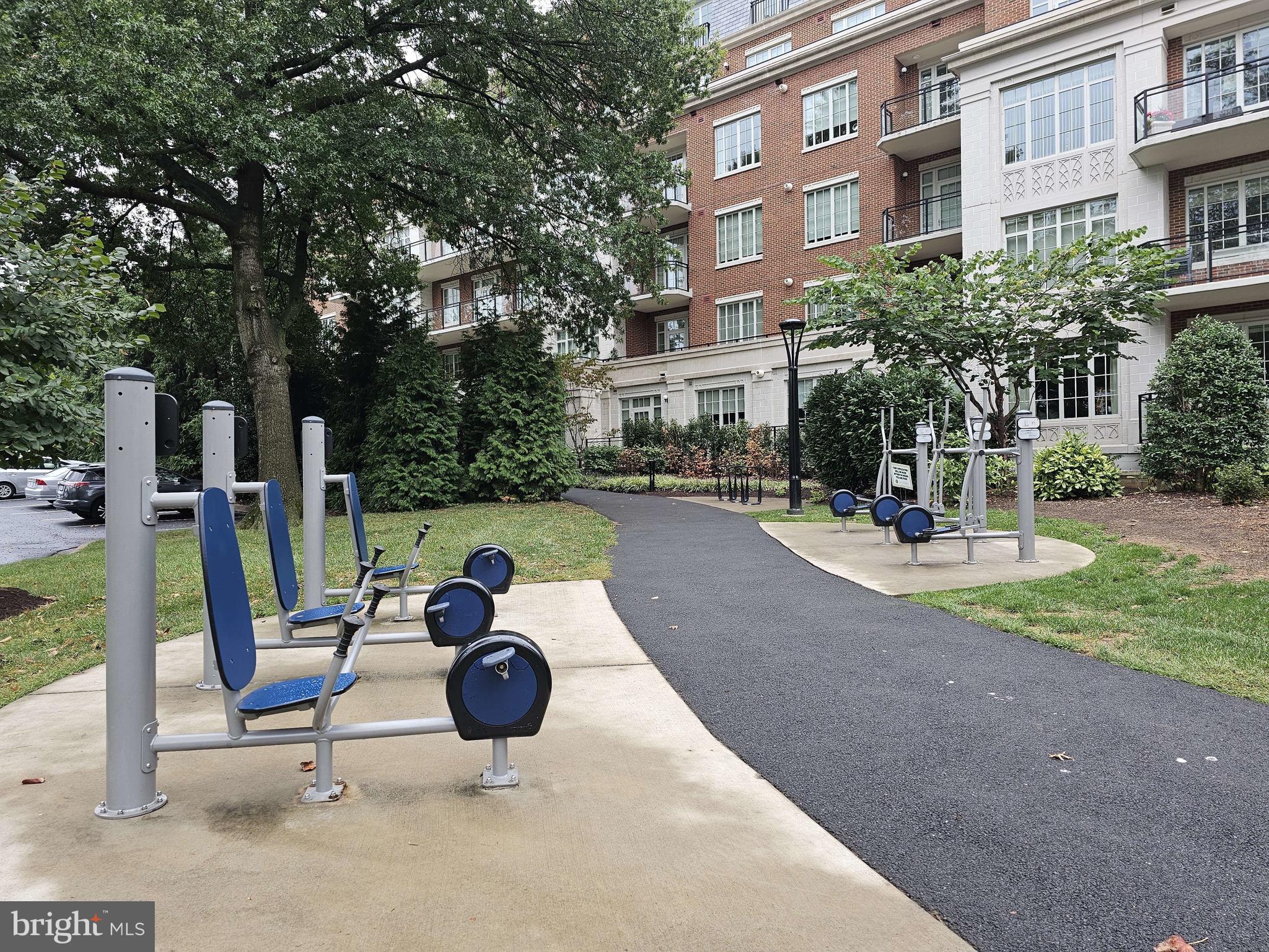 THE SIGNET - Residential