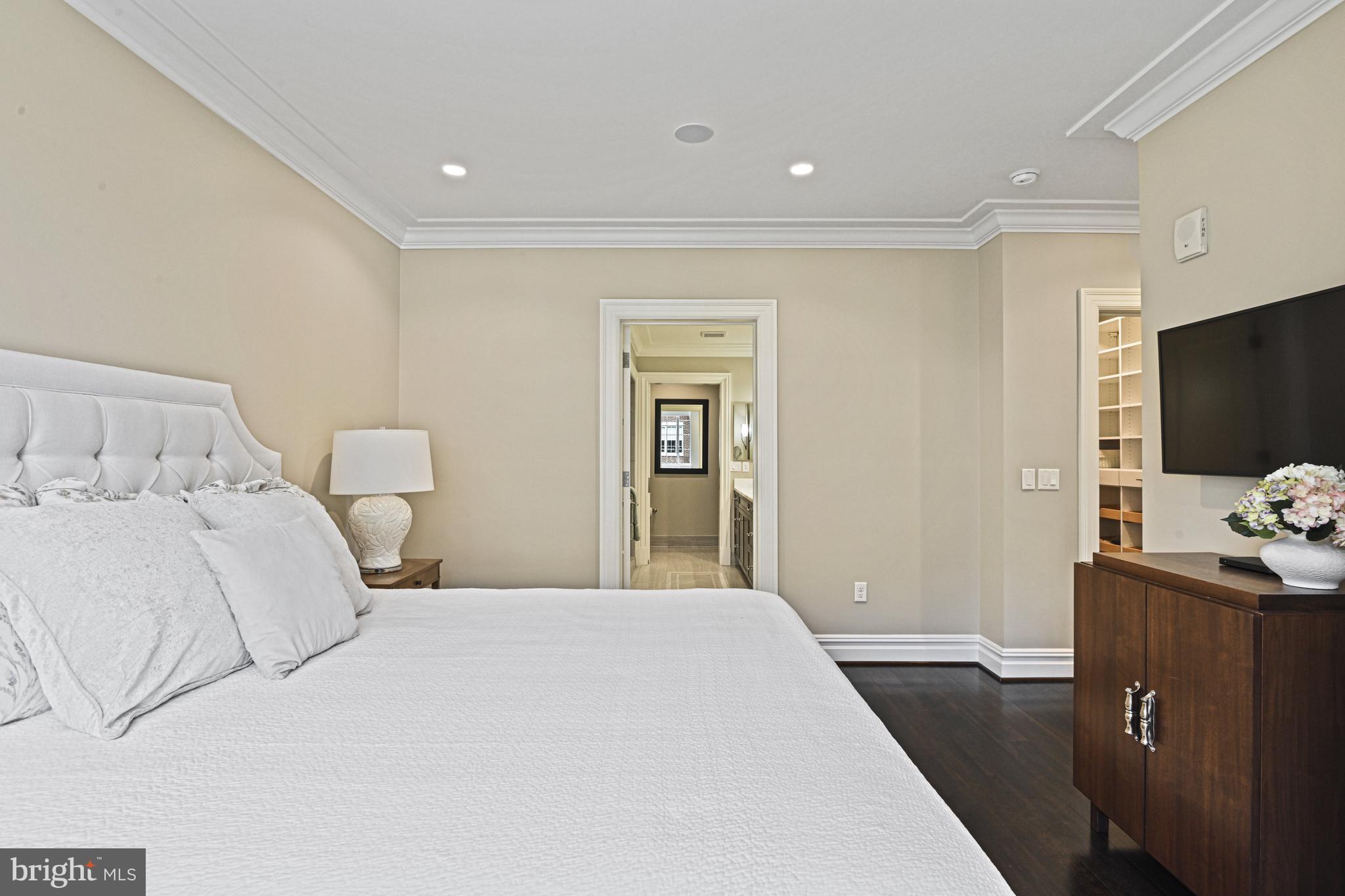 THE SIGNET - Residential