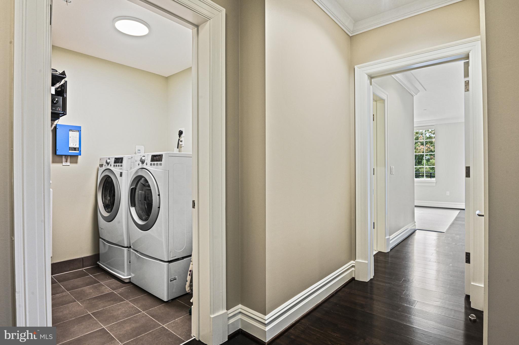 THE SIGNET - Residential