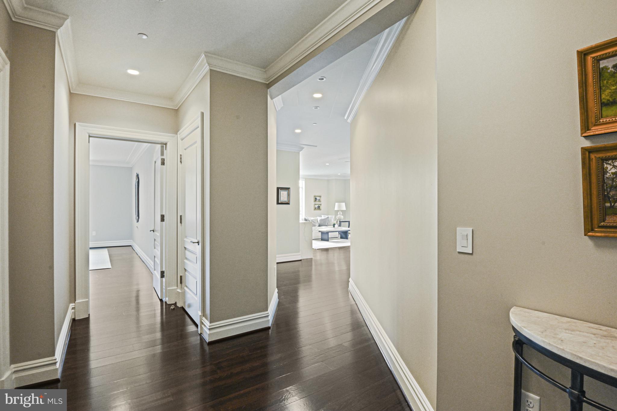 THE SIGNET - Residential