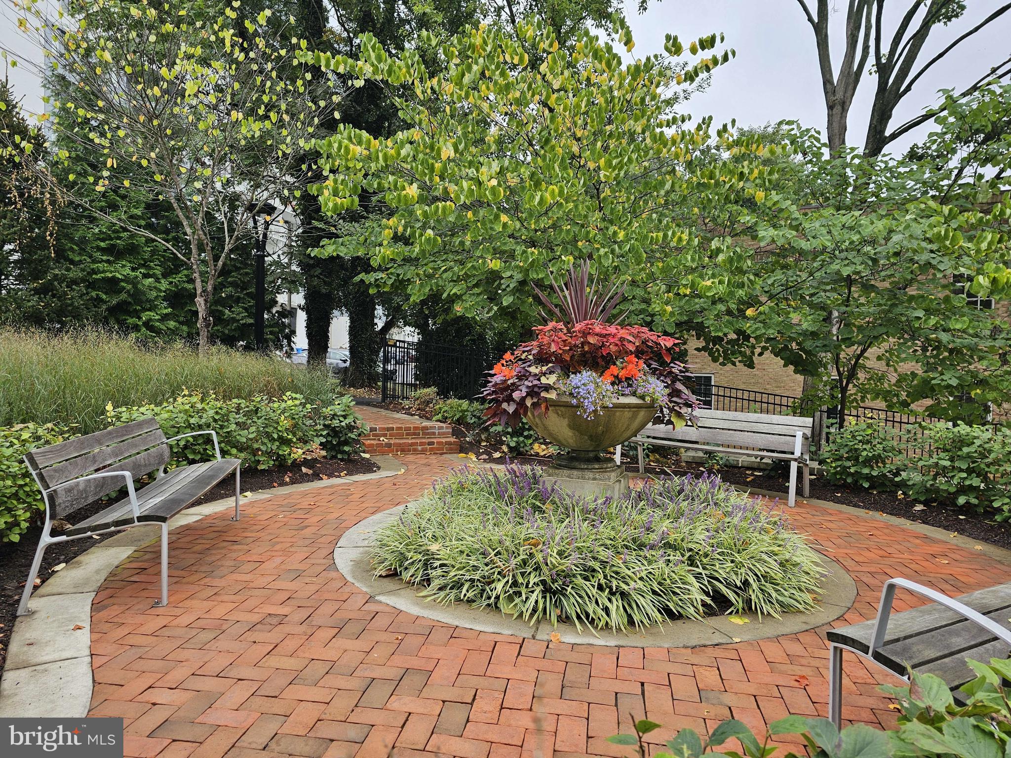 THE SIGNET - Residential